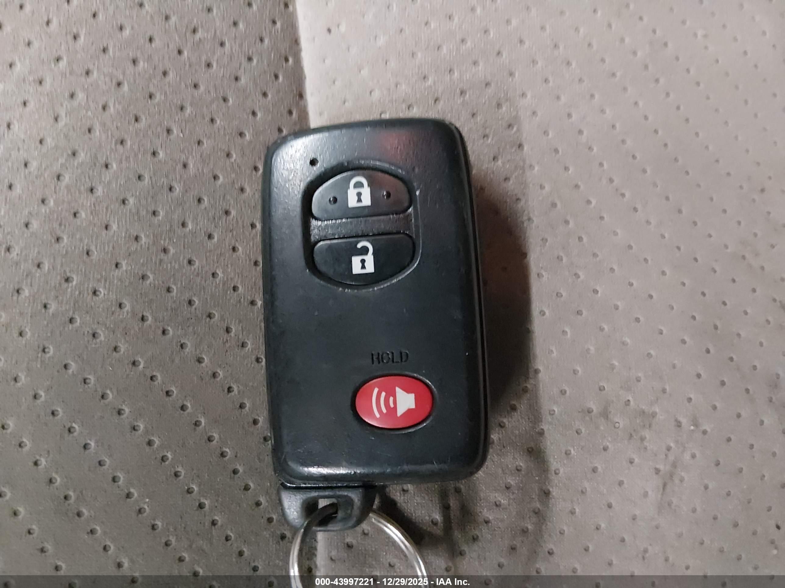 TOYOTA PRIUS image 11
