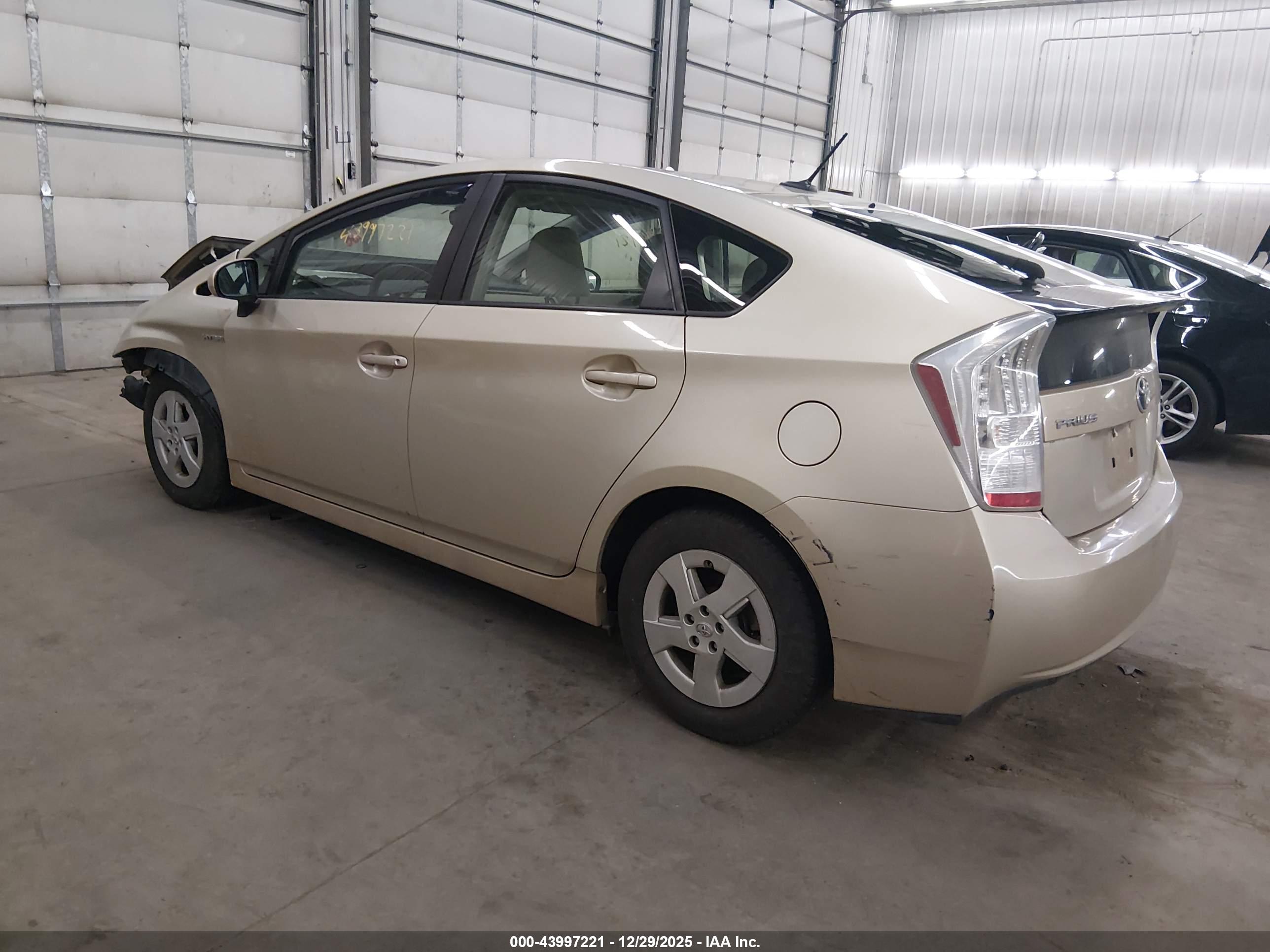 TOYOTA PRIUS image 3