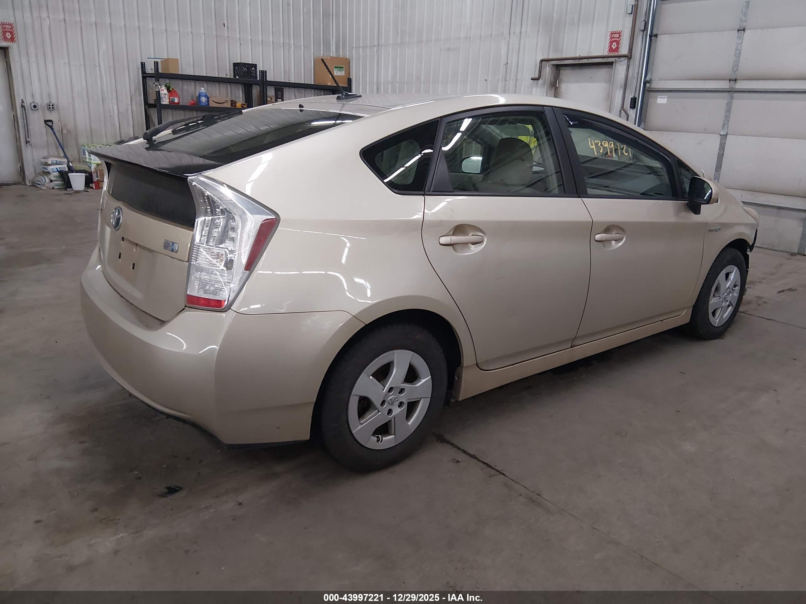 TOYOTA PRIUS image 4