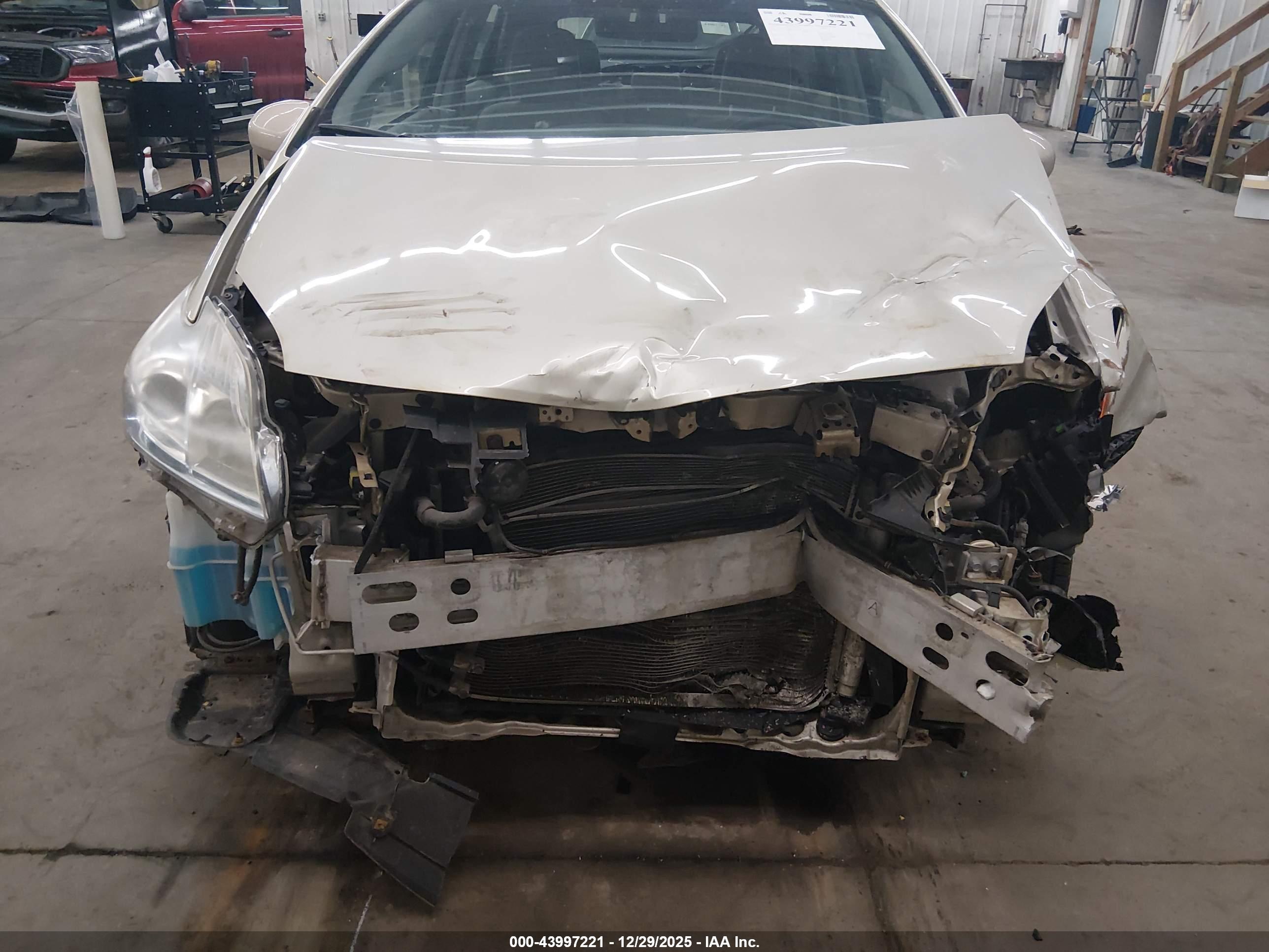 TOYOTA PRIUS image 6