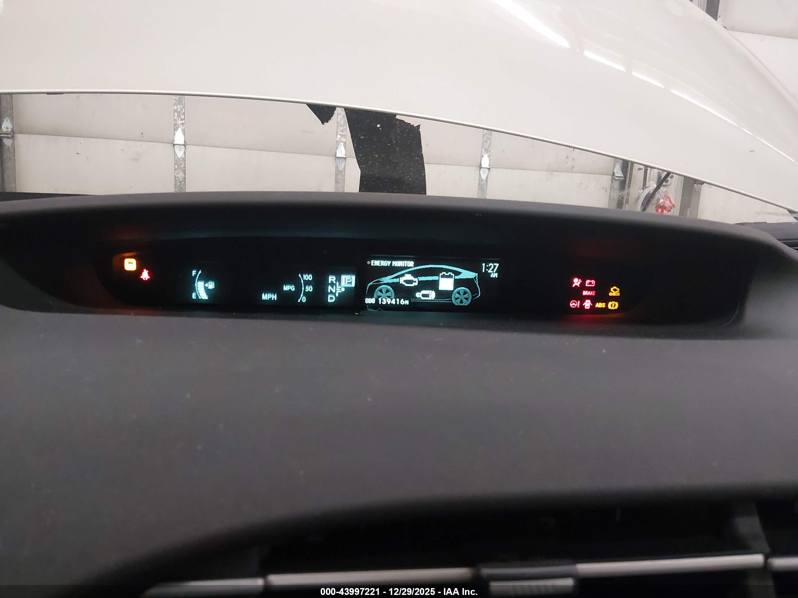 TOYOTA PRIUS image 7