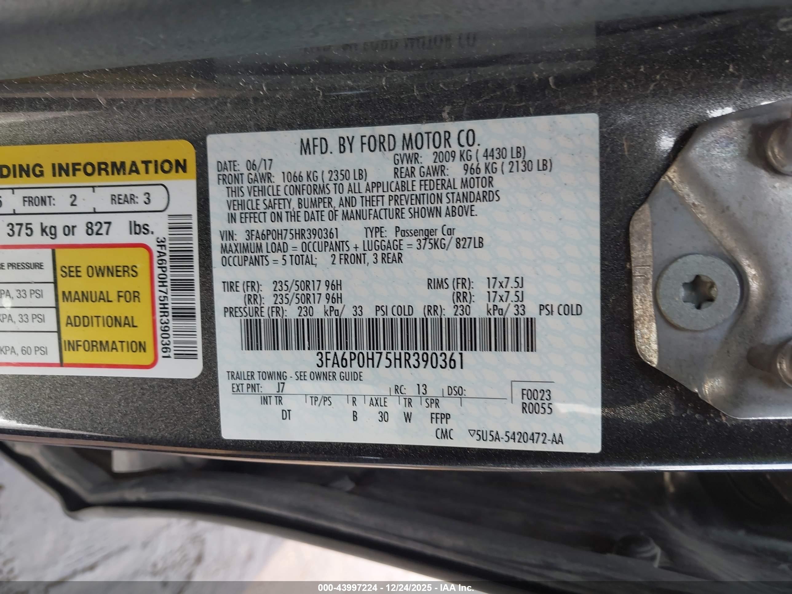 FORD FUSION image 9