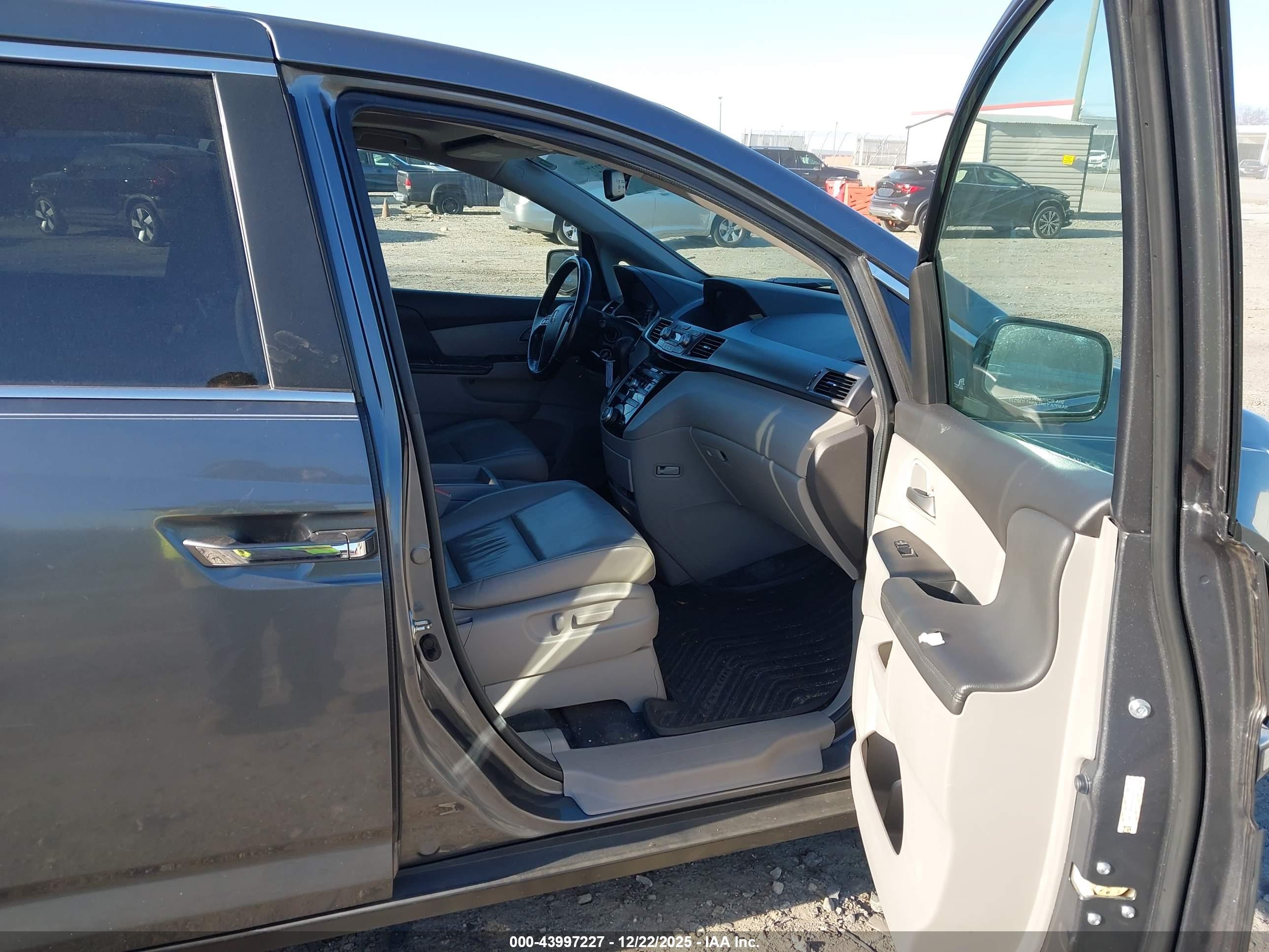 HONDA ODYSSEY image 5