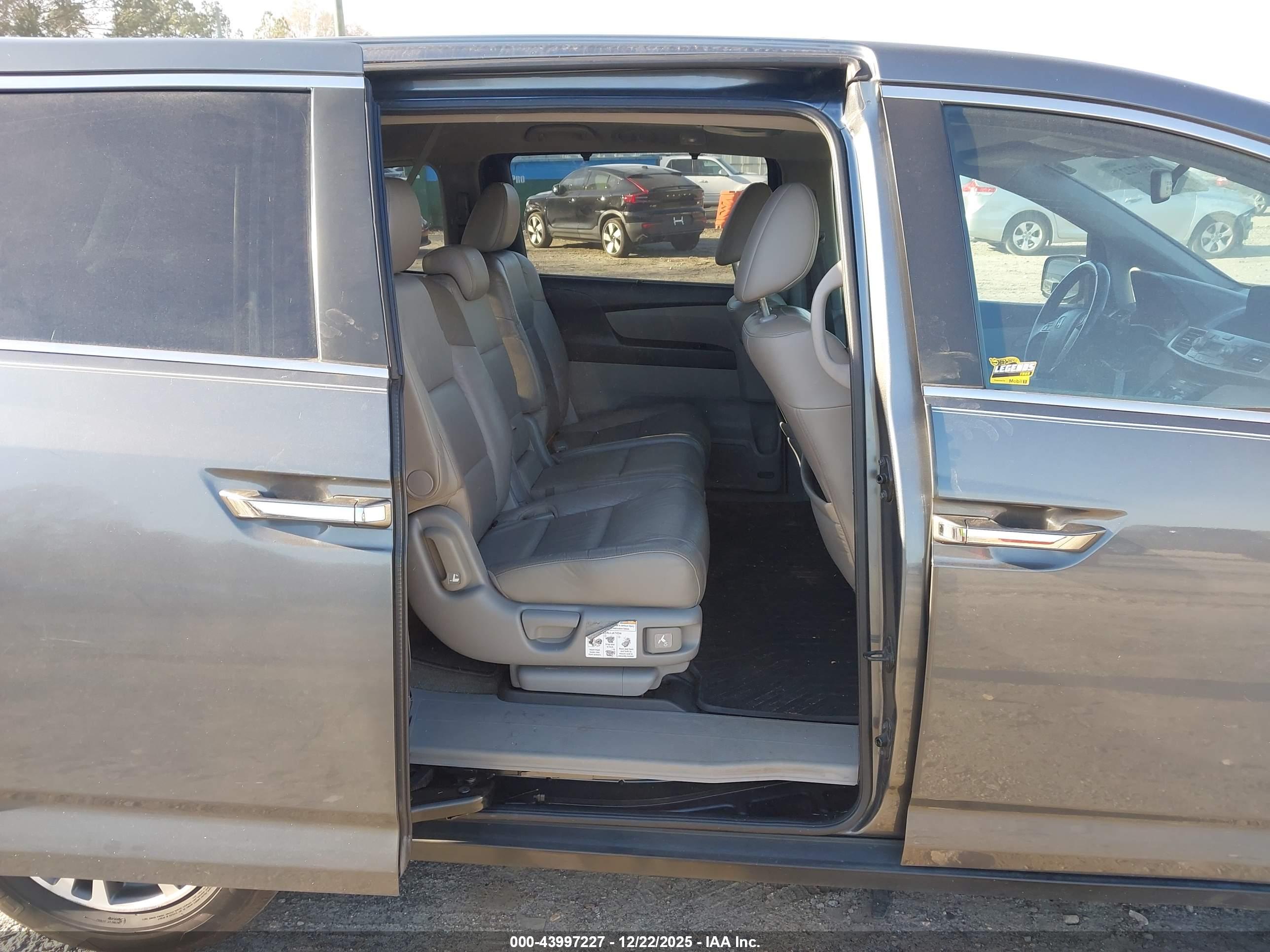 HONDA ODYSSEY image 8