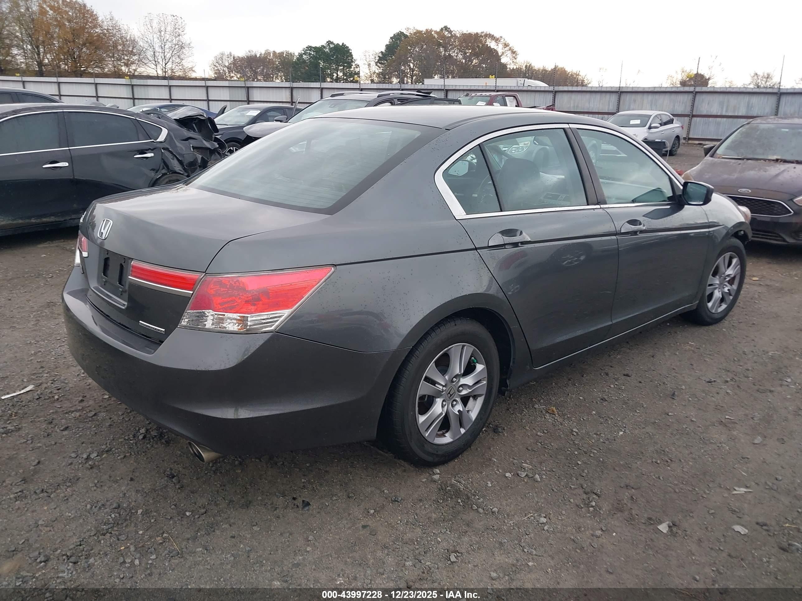 HONDA ACCORD image 4