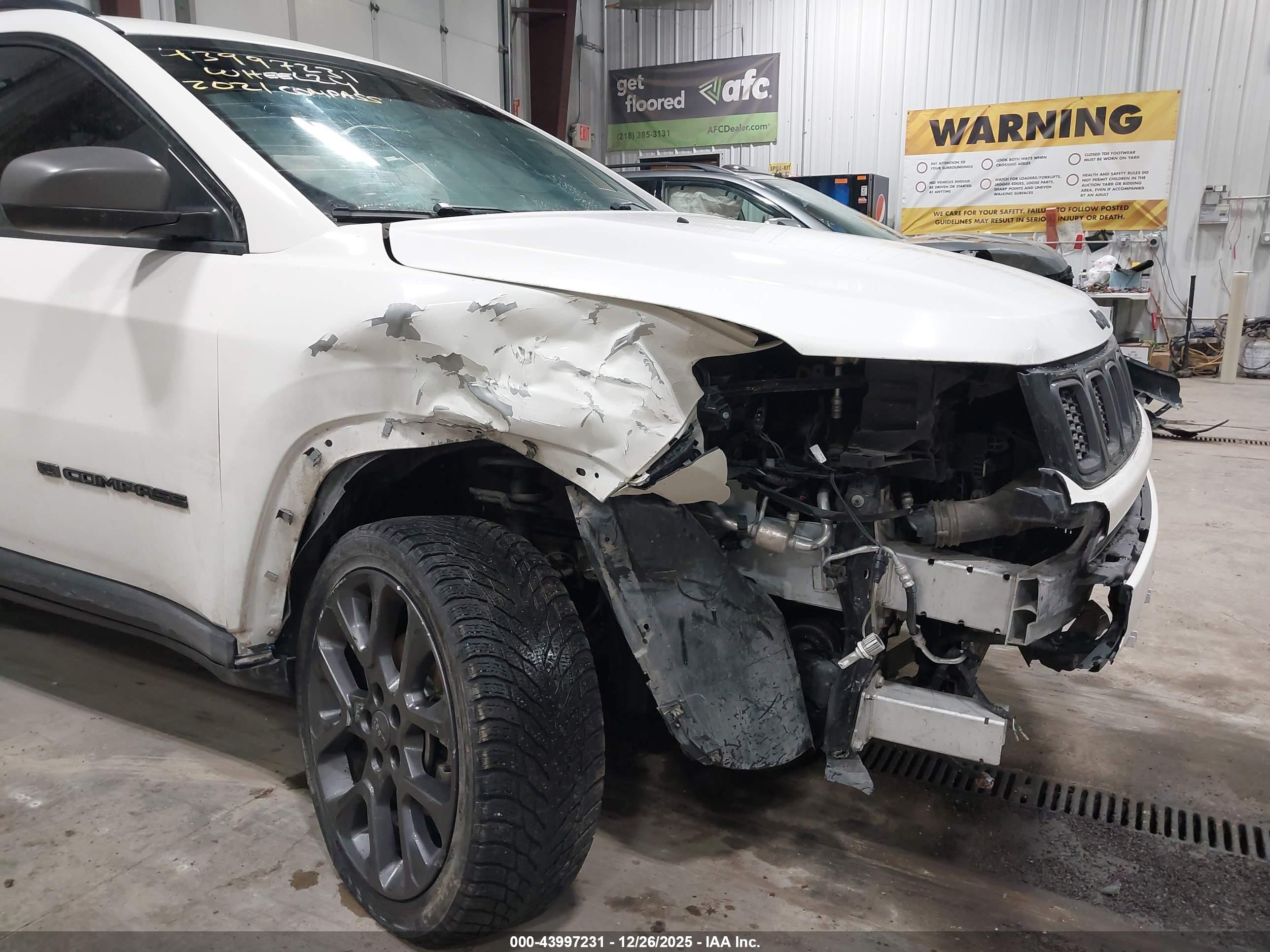 JEEP COMPASS image 6