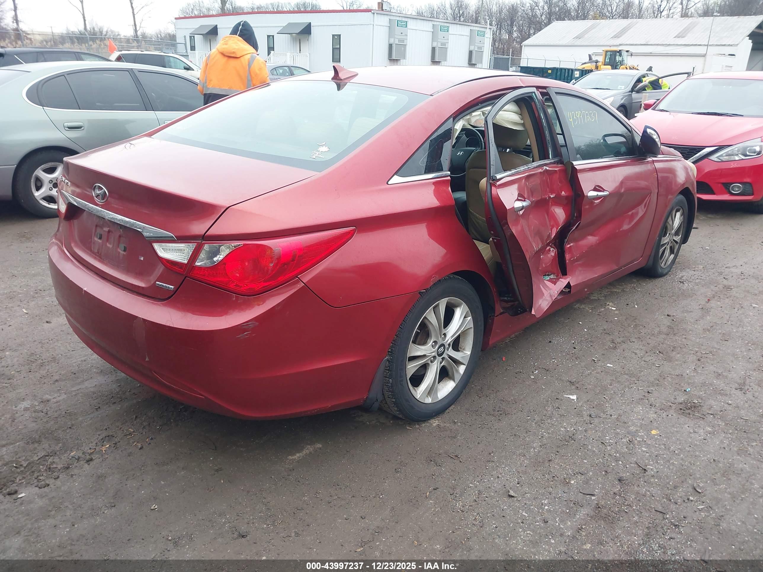 HYUNDAI SONATA image 4