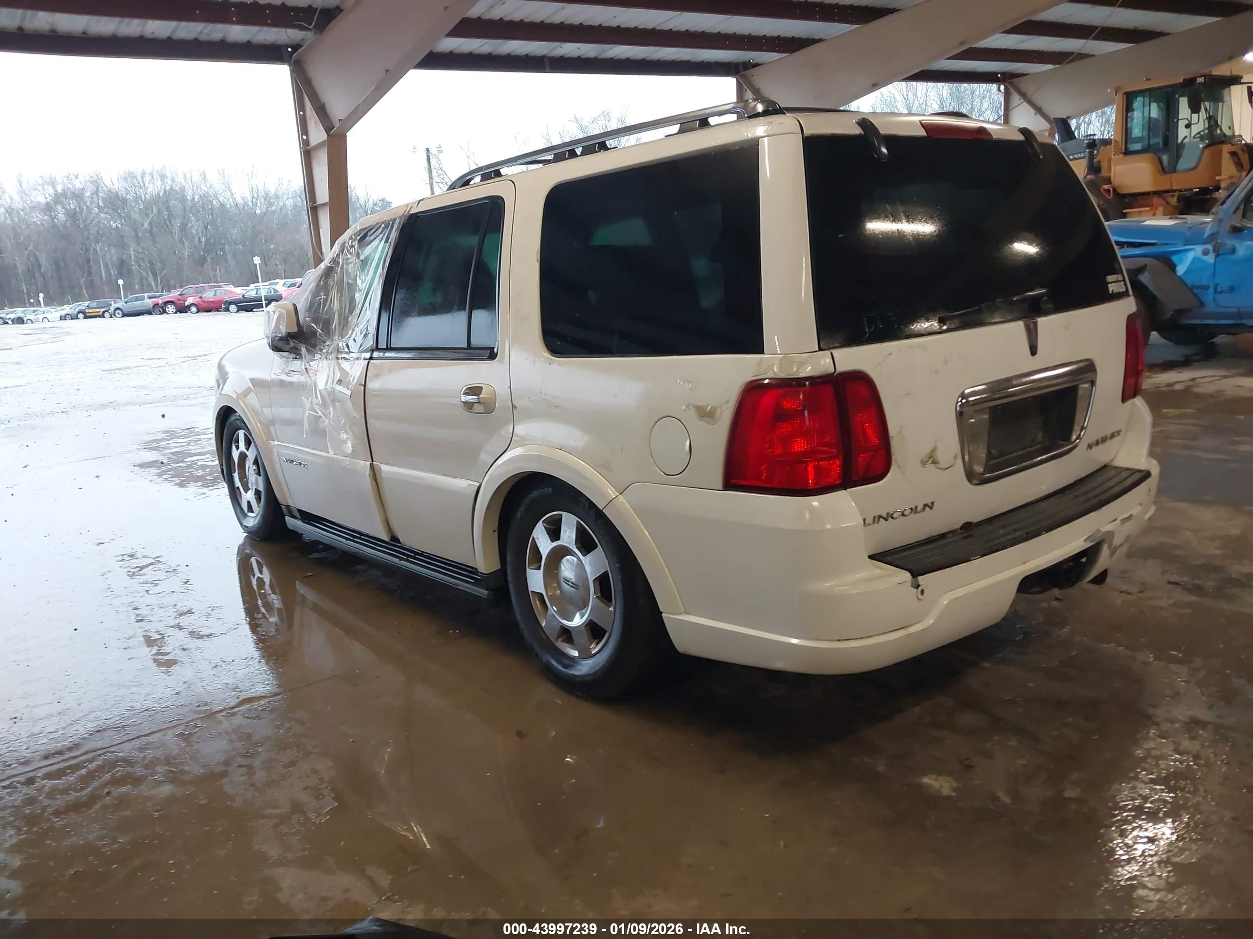 LINCOLN NAVIGATOR image 3