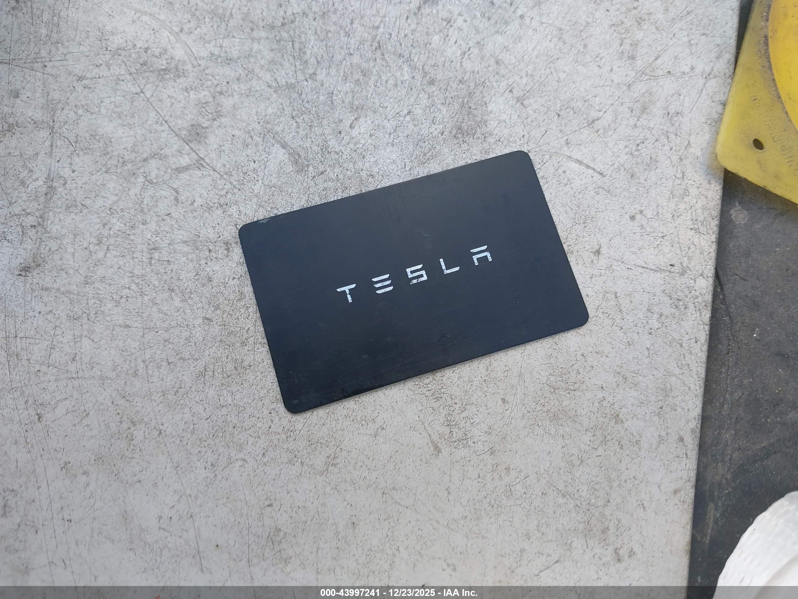 TESLA MODEL image 11