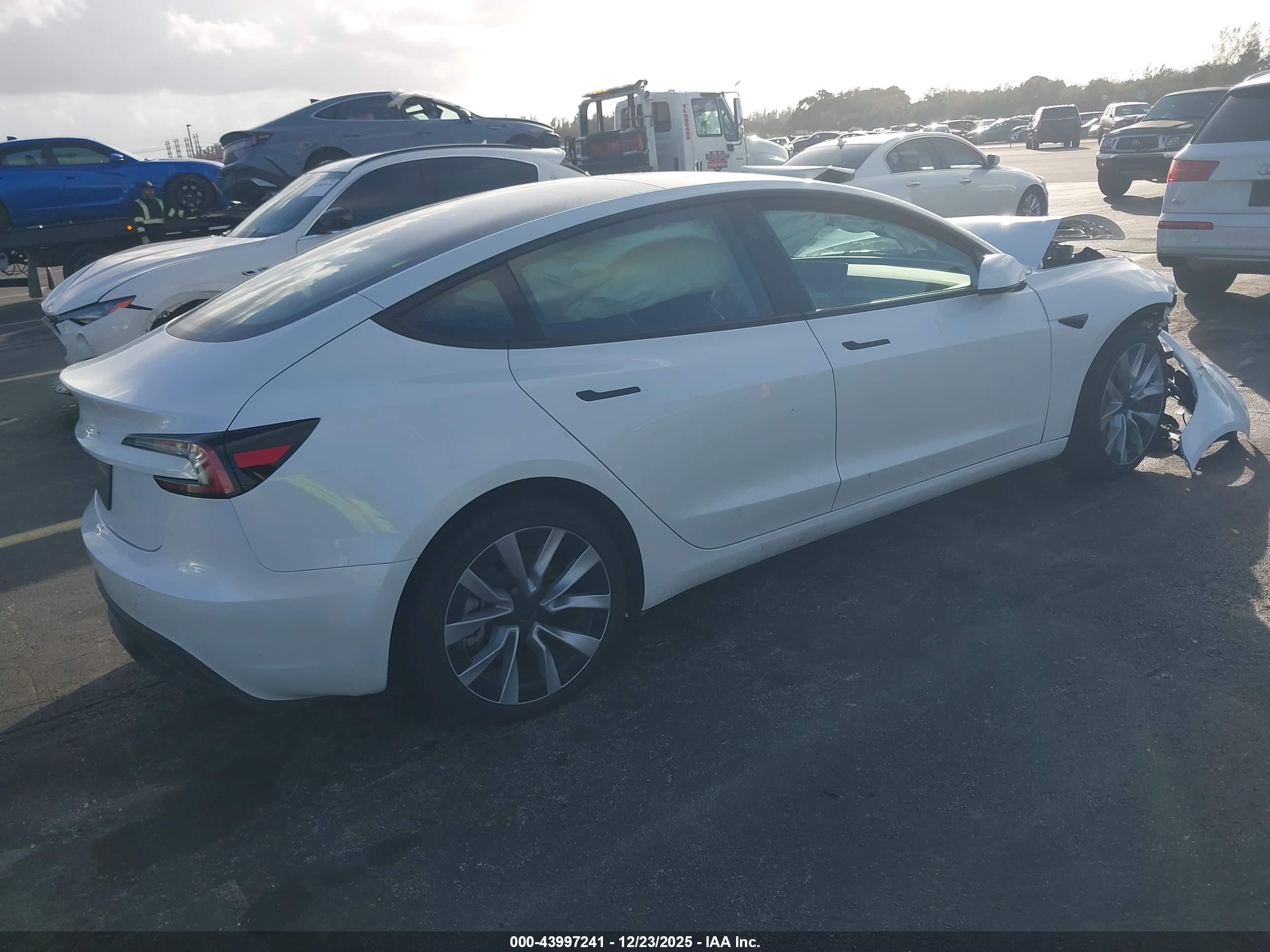 TESLA MODEL image 4