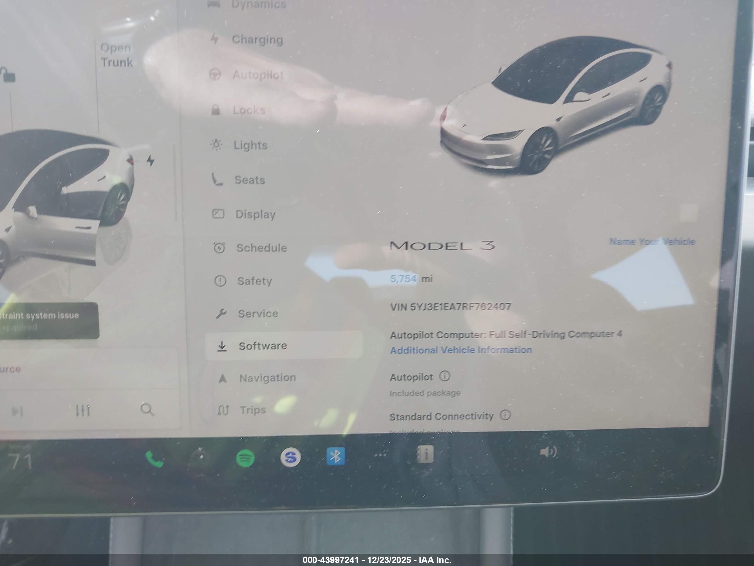 TESLA MODEL image 7