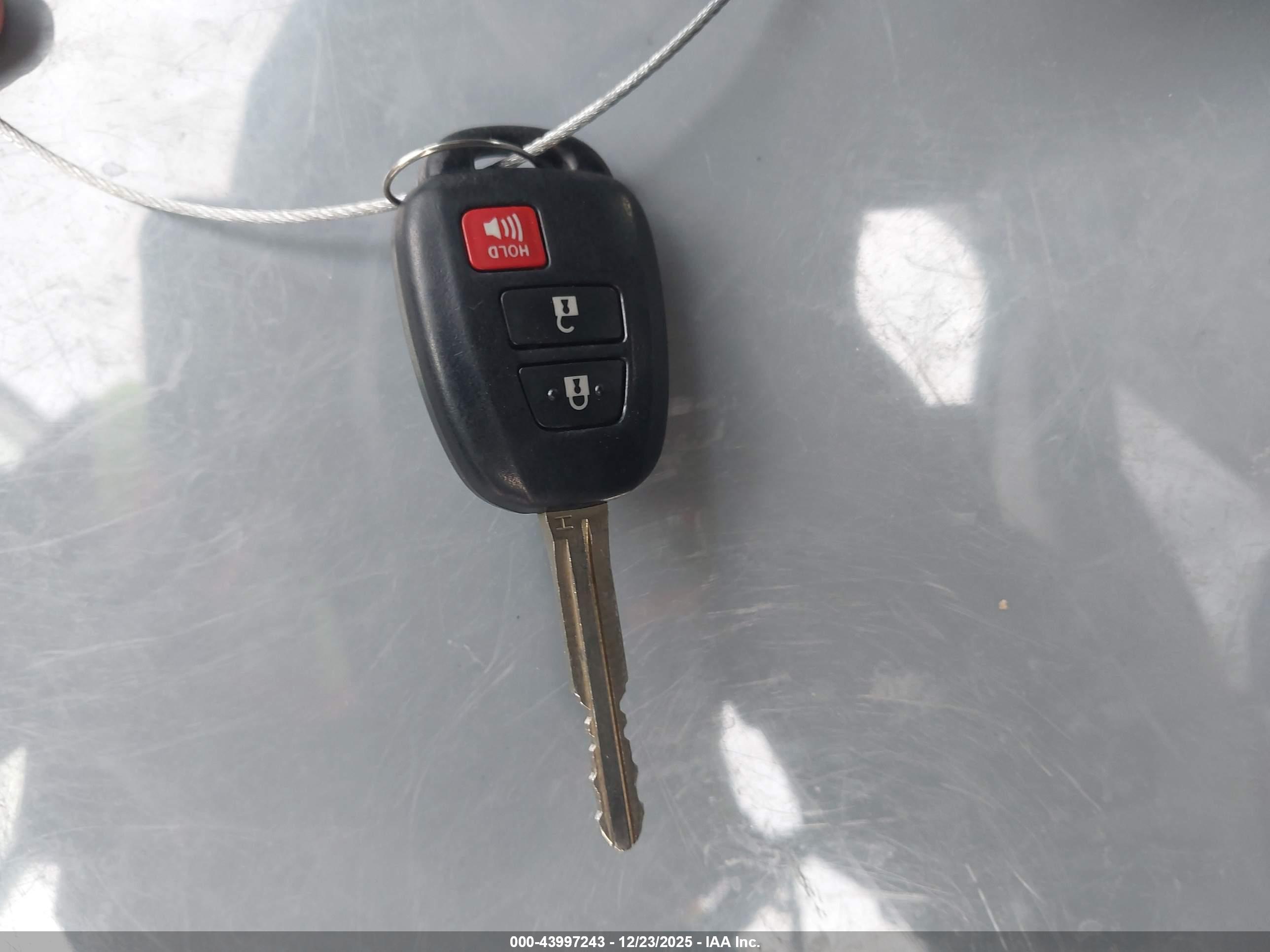 TOYOTA RAV4 image 11