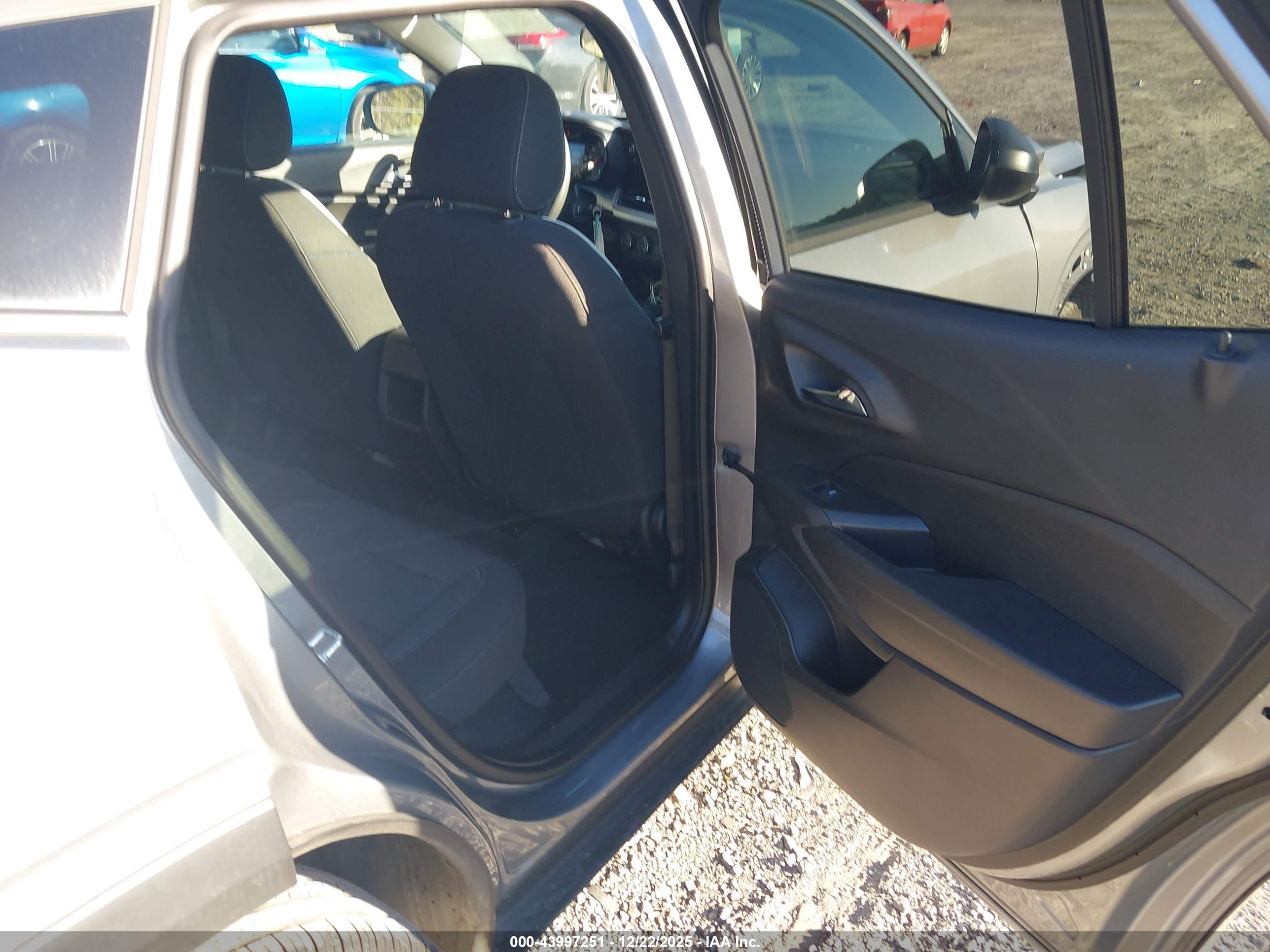 CHEVROLET TRAX image 8