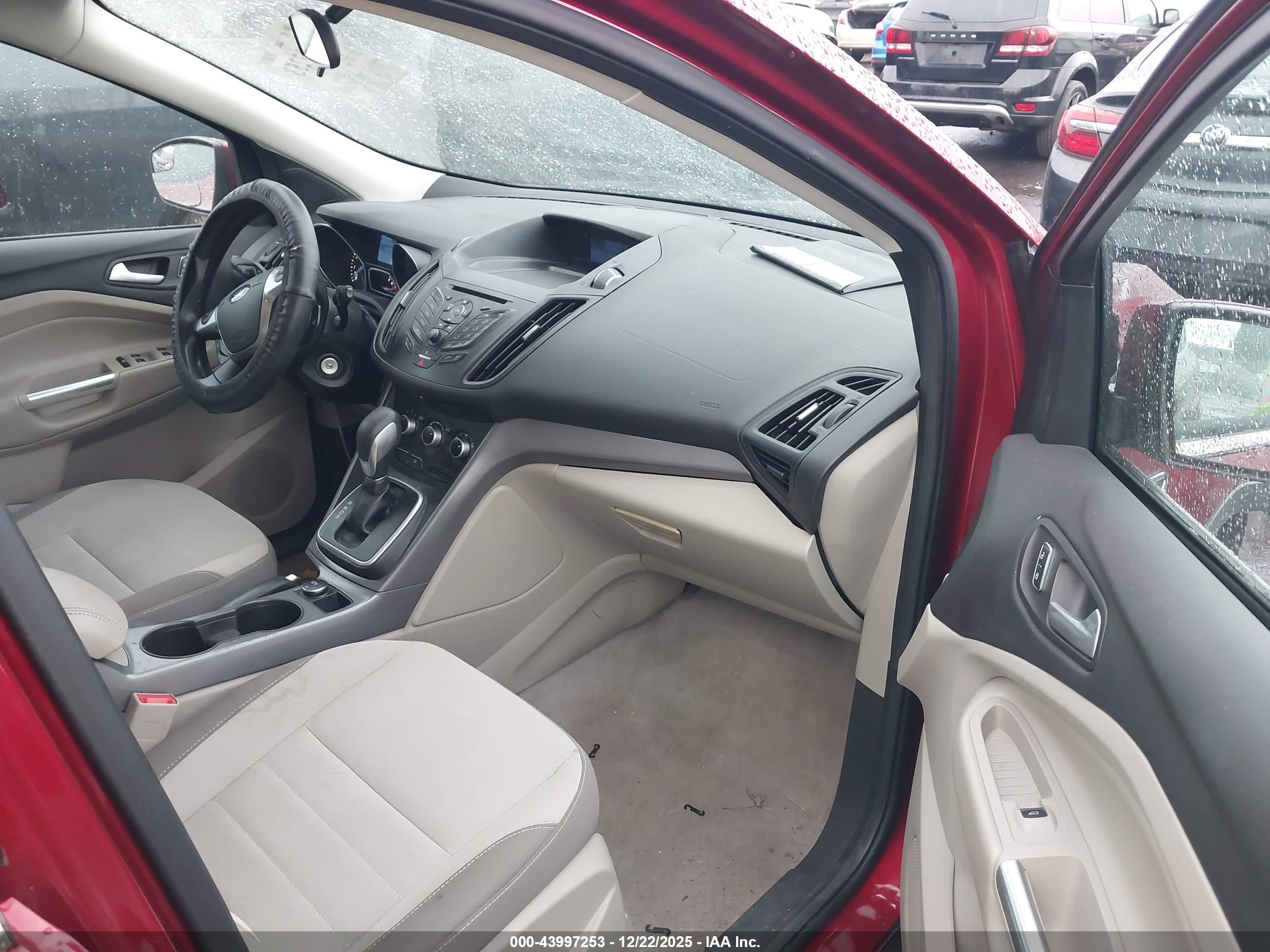 FORD ESCAPE image 5