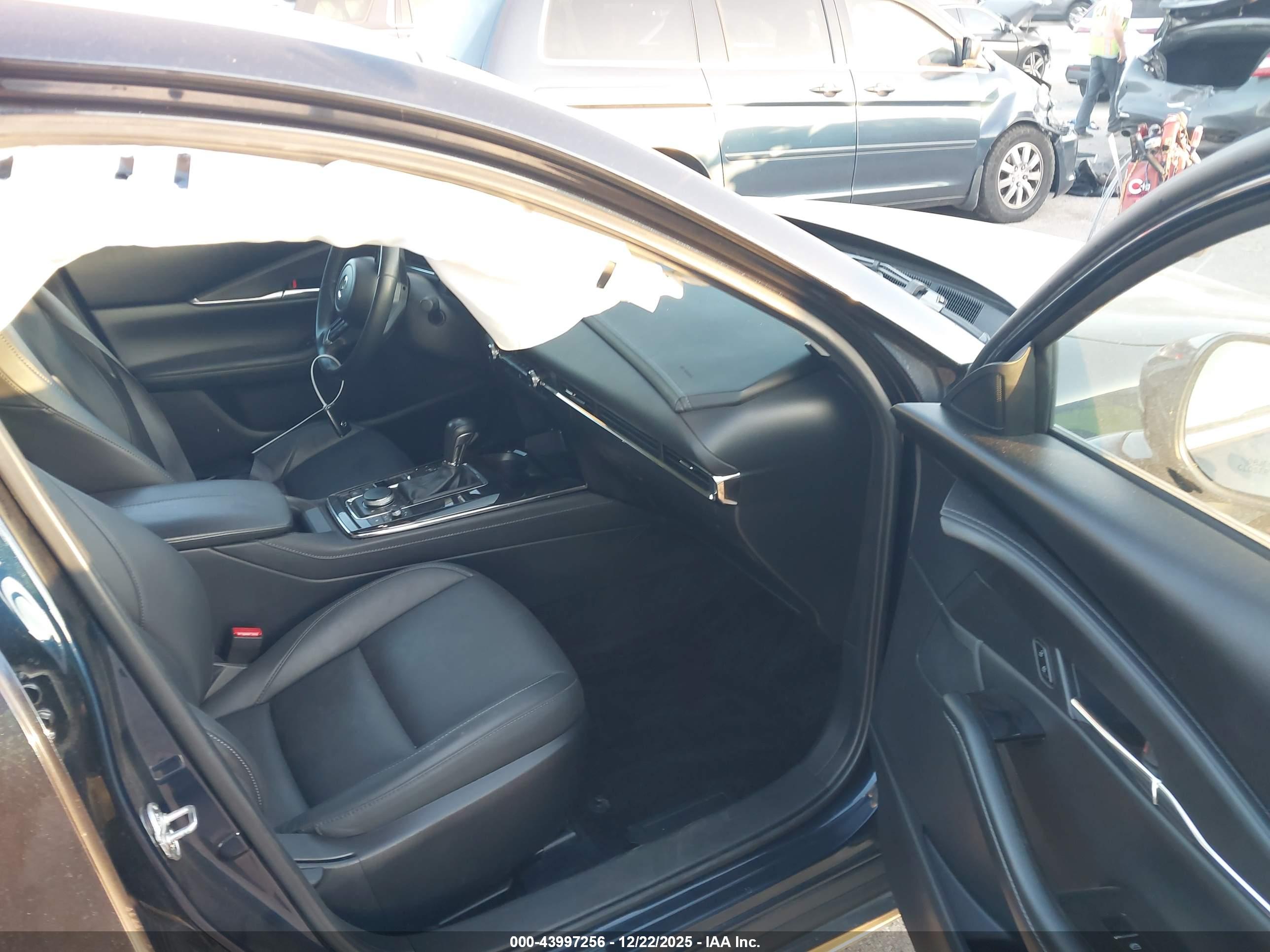 MAZDA CX-30 image 5