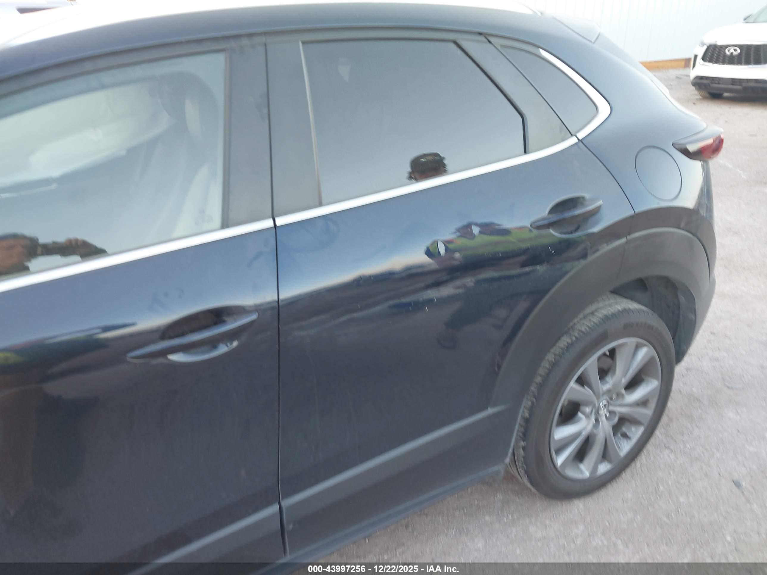 MAZDA CX-30 image 6