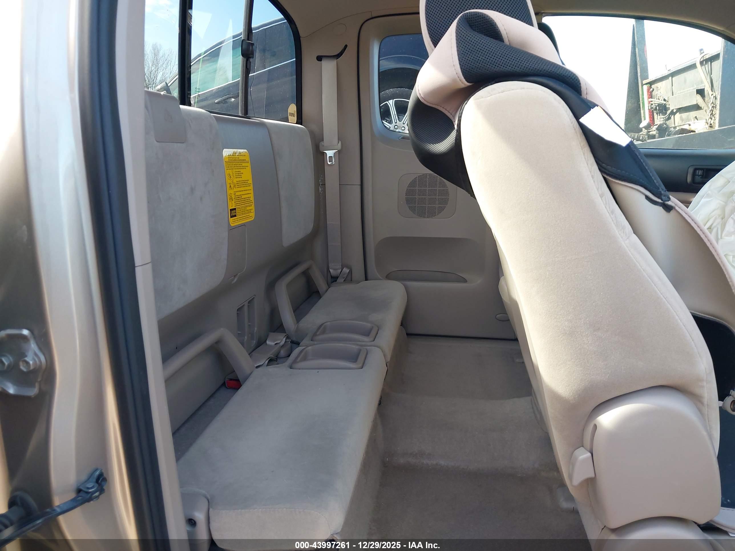 TOYOTA TACOMA image 8