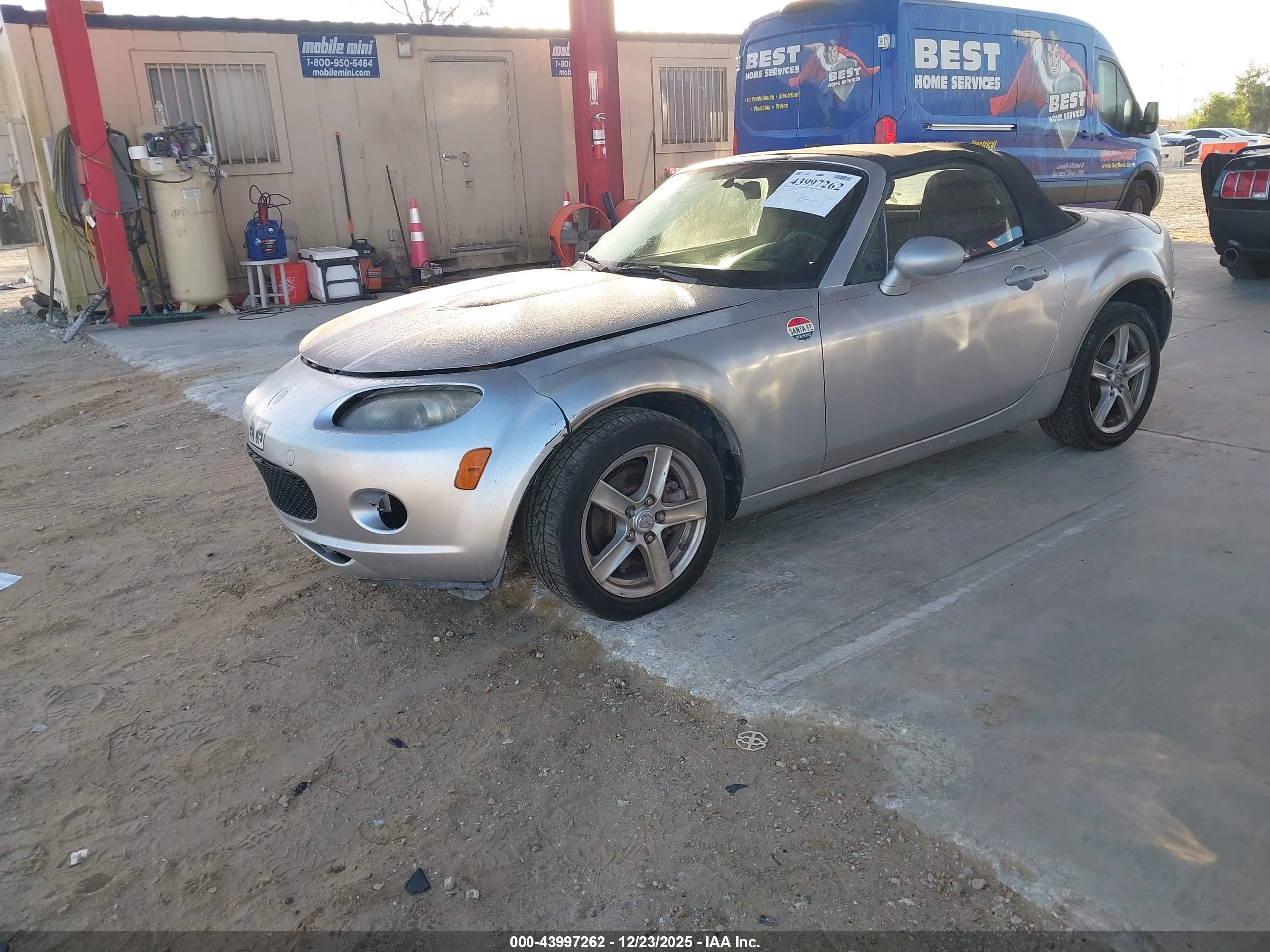 MAZDA MX-5 image 2