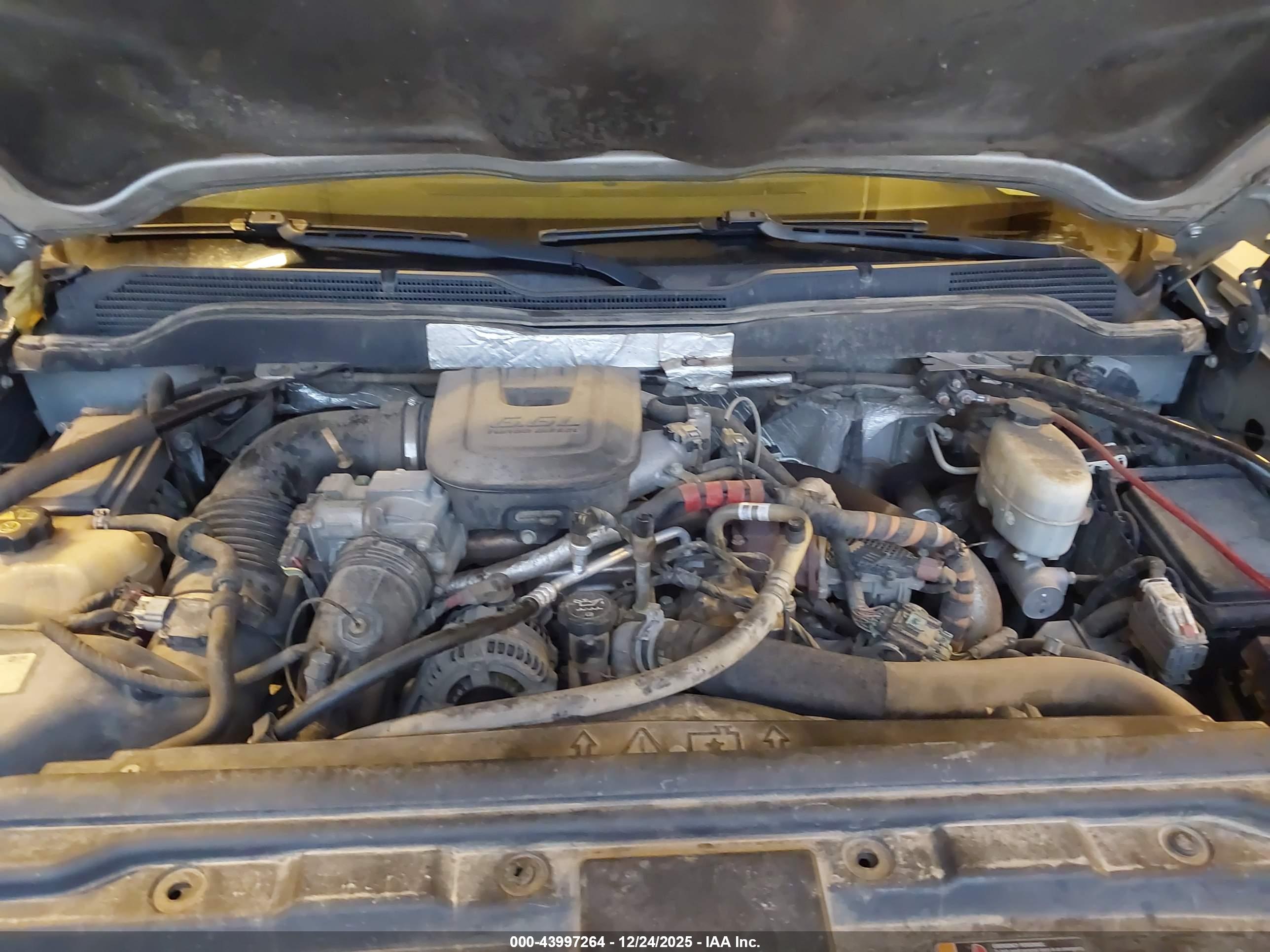CHEVROLET SILVERADO image 10