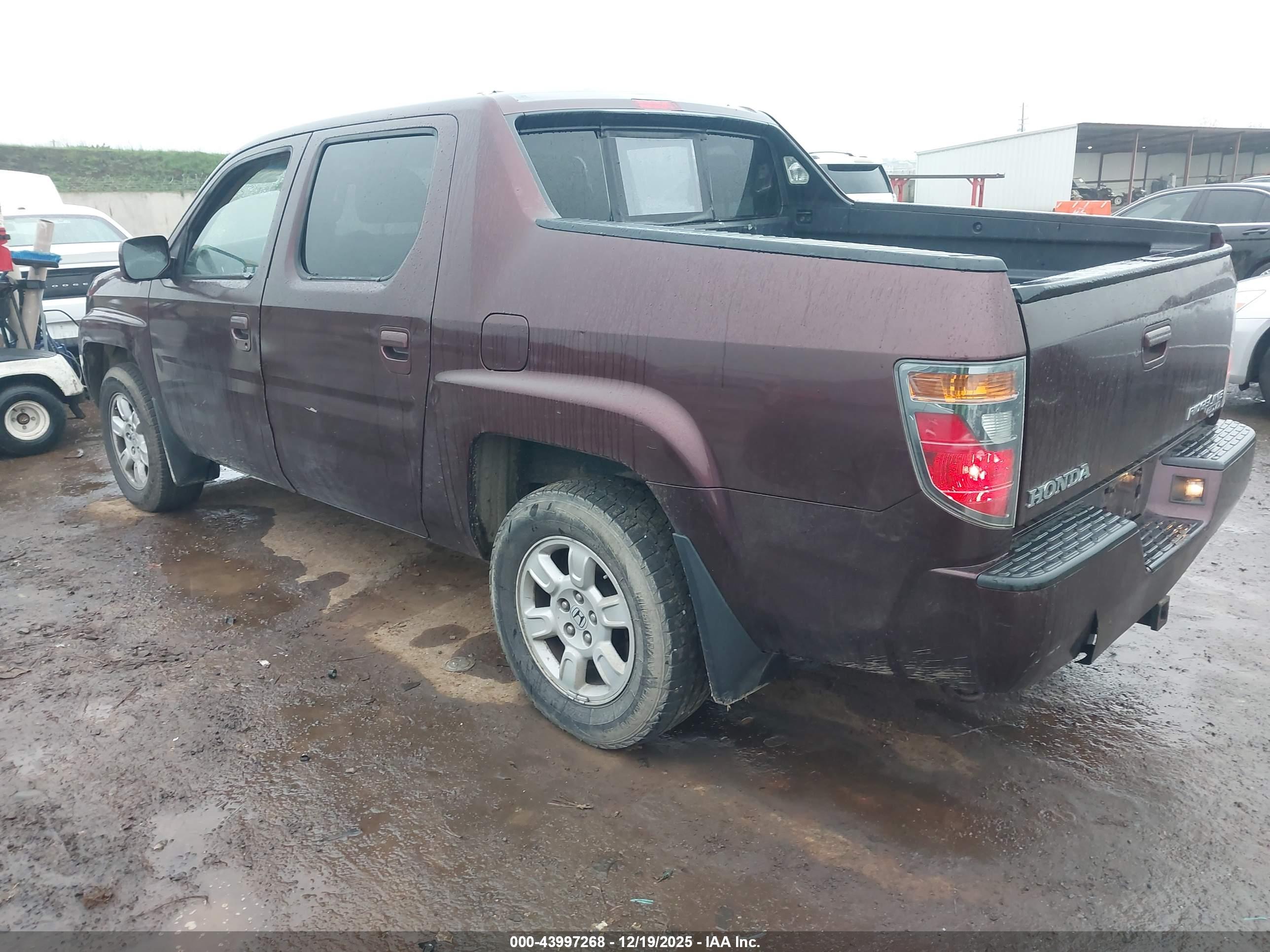 HONDA RIDGELINE image 3