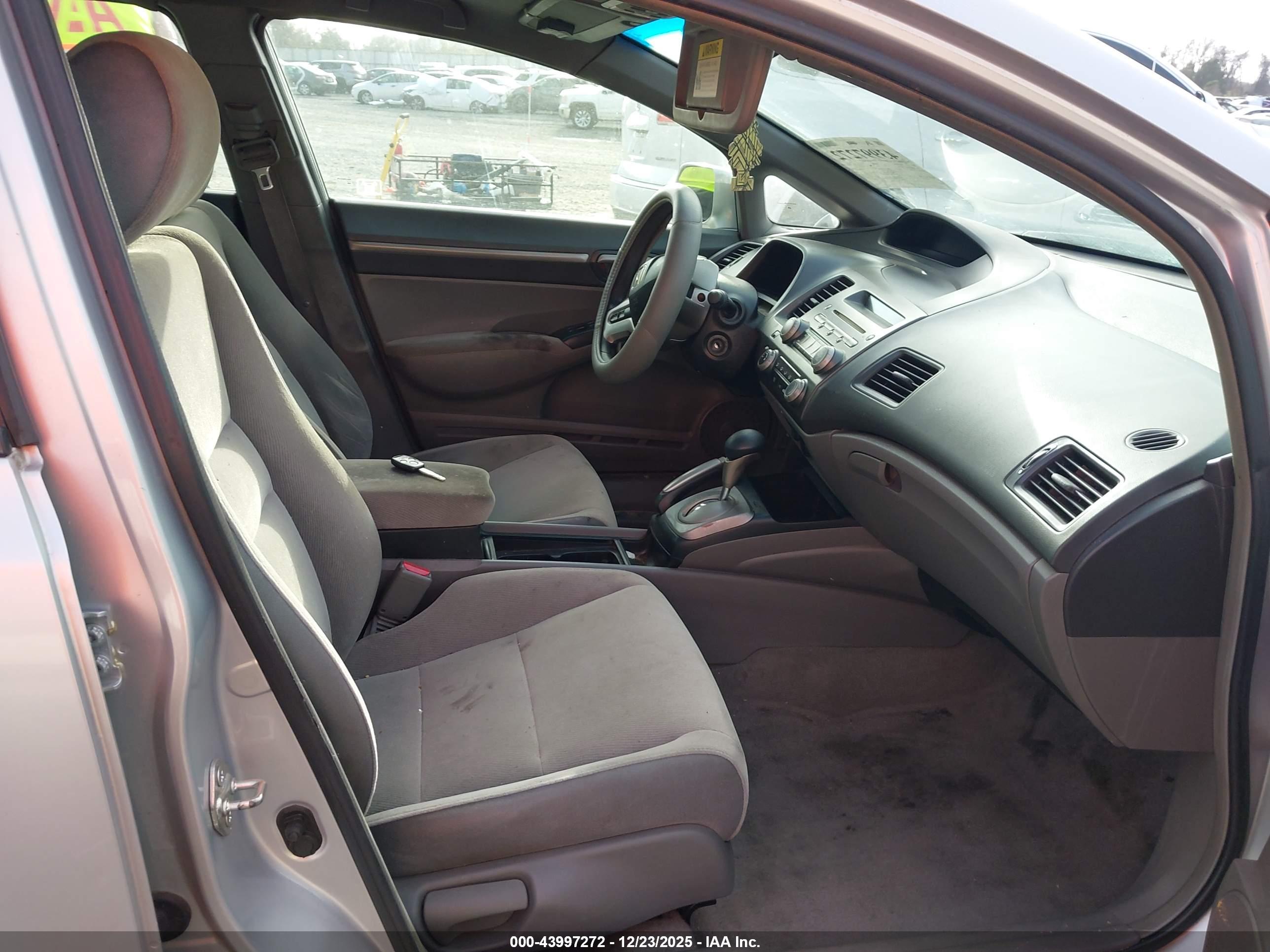 HONDA CIVIC image 5