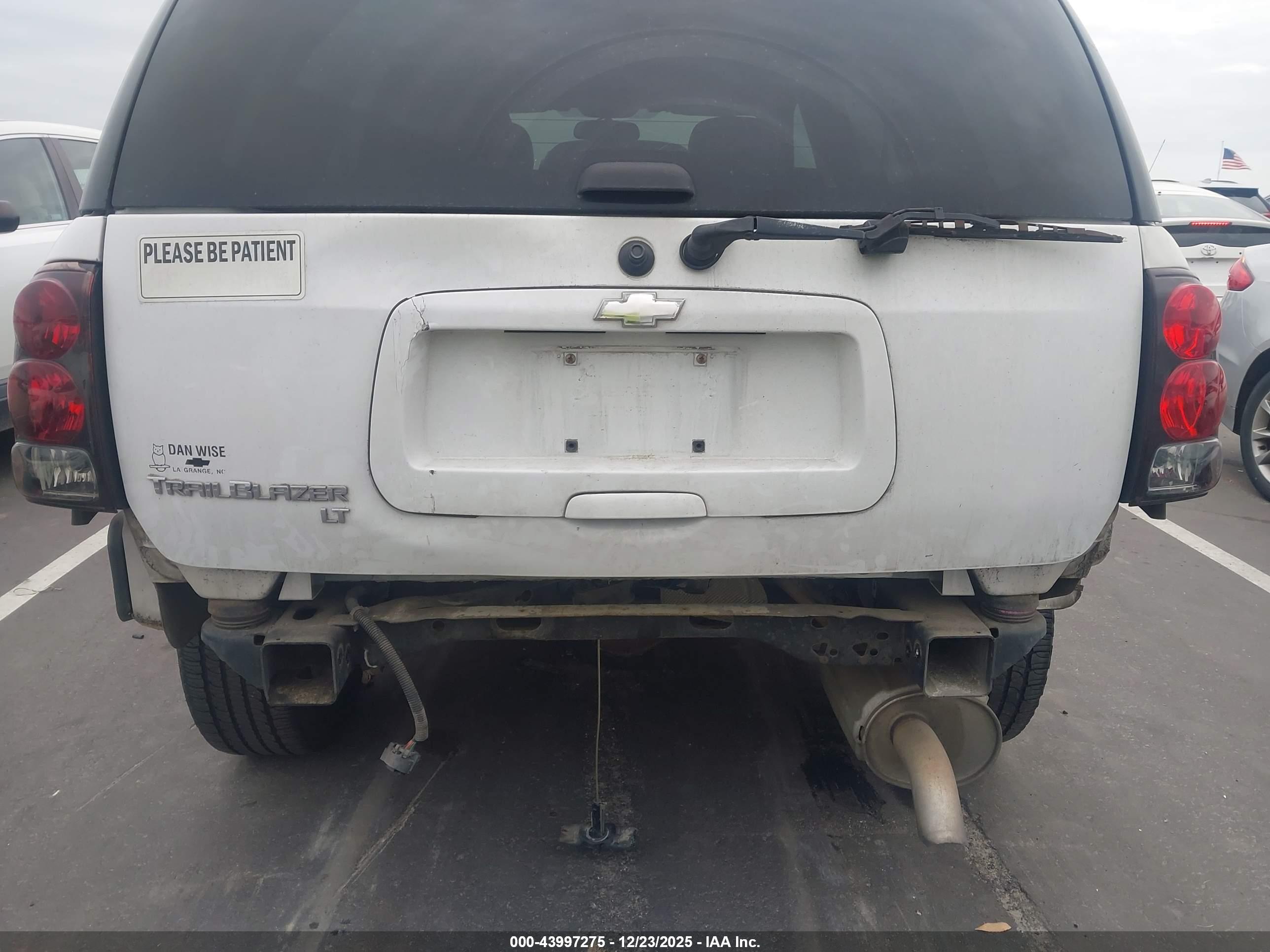 CHEVROLET TRAILBLAZER image 6