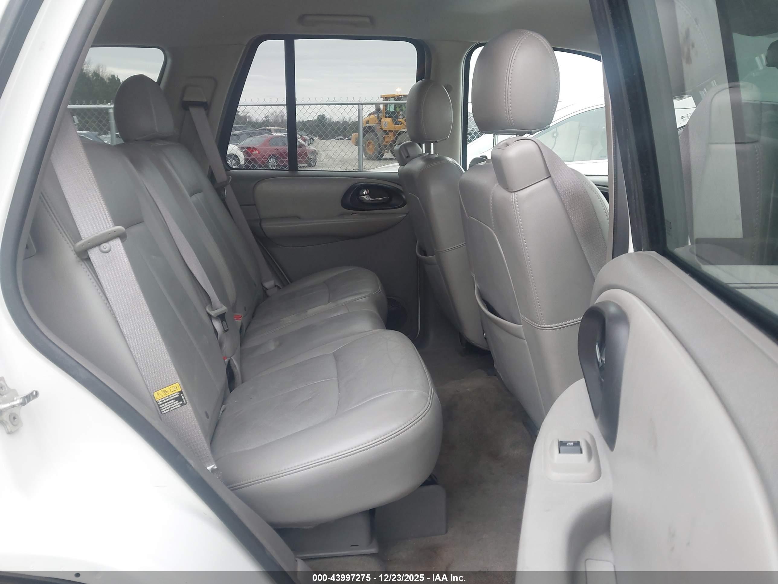 CHEVROLET TRAILBLAZER image 8