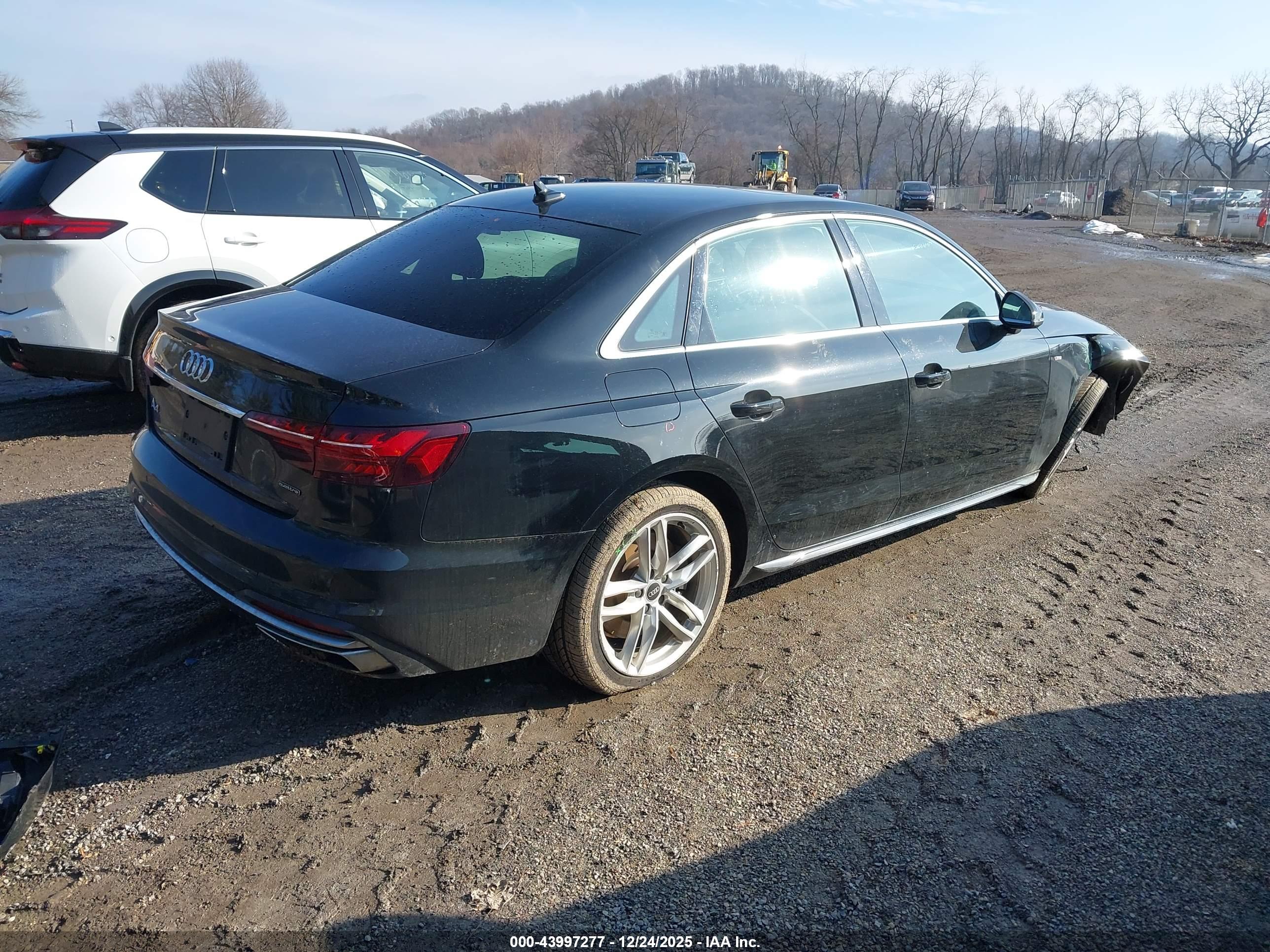 AUDI A4 image 4