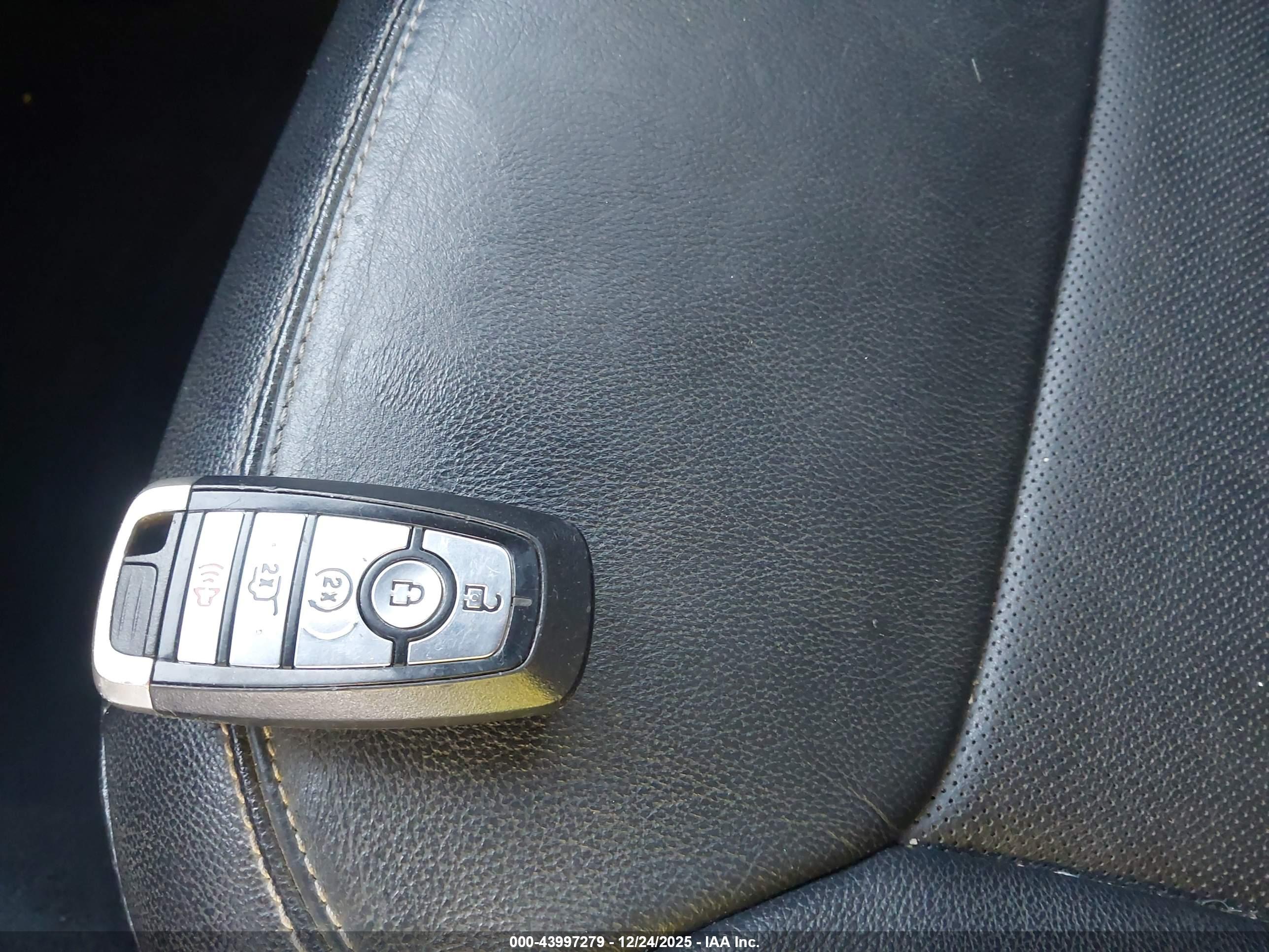 FORD EXPLORER image 11