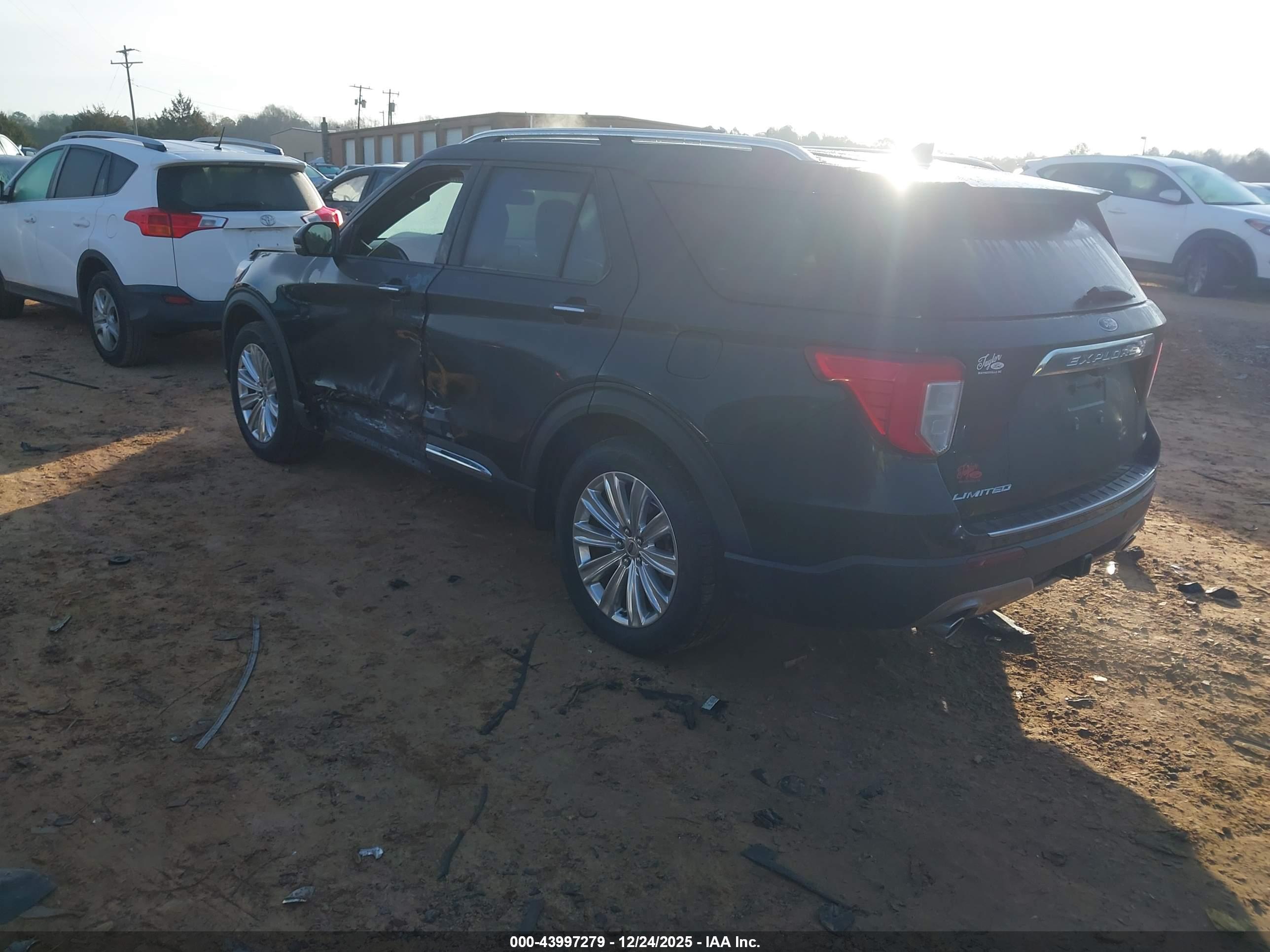 FORD EXPLORER image 3