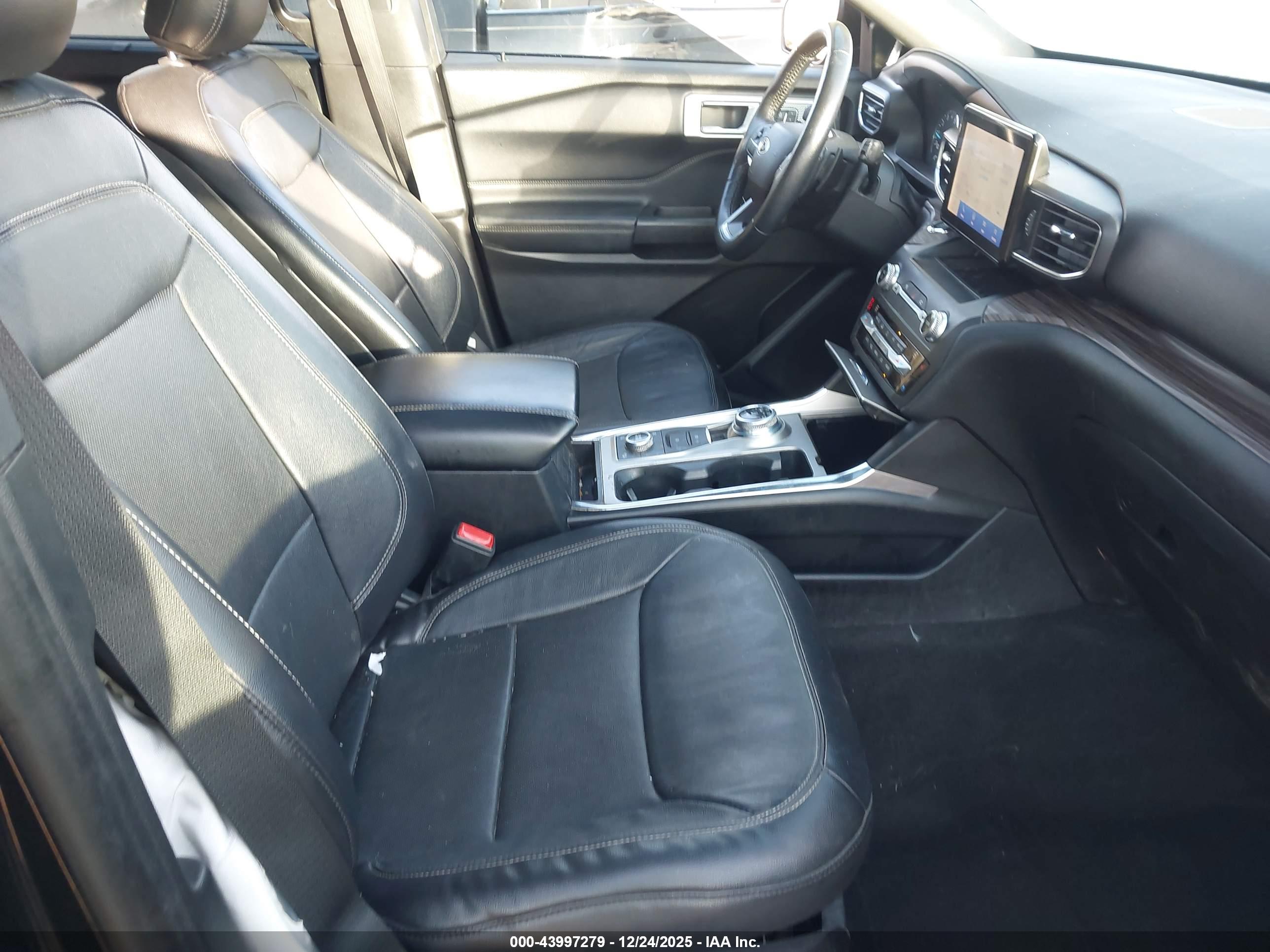 FORD EXPLORER image 5