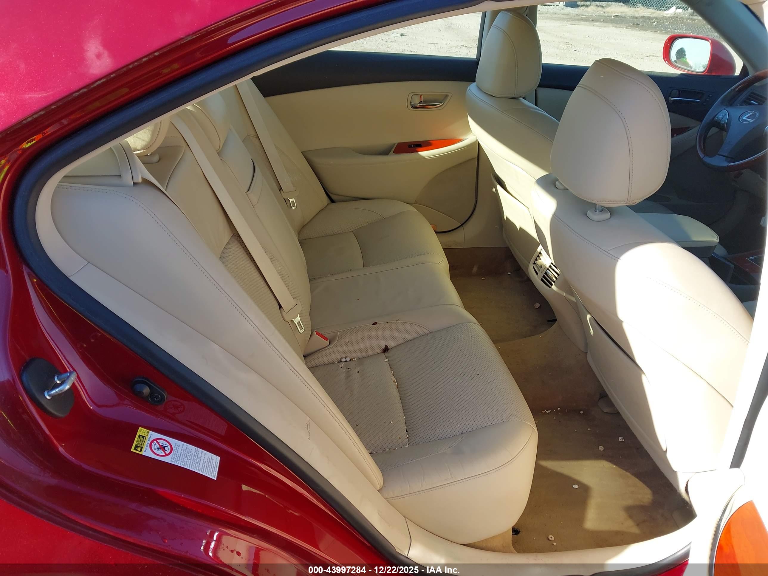 LEXUS ES image 8