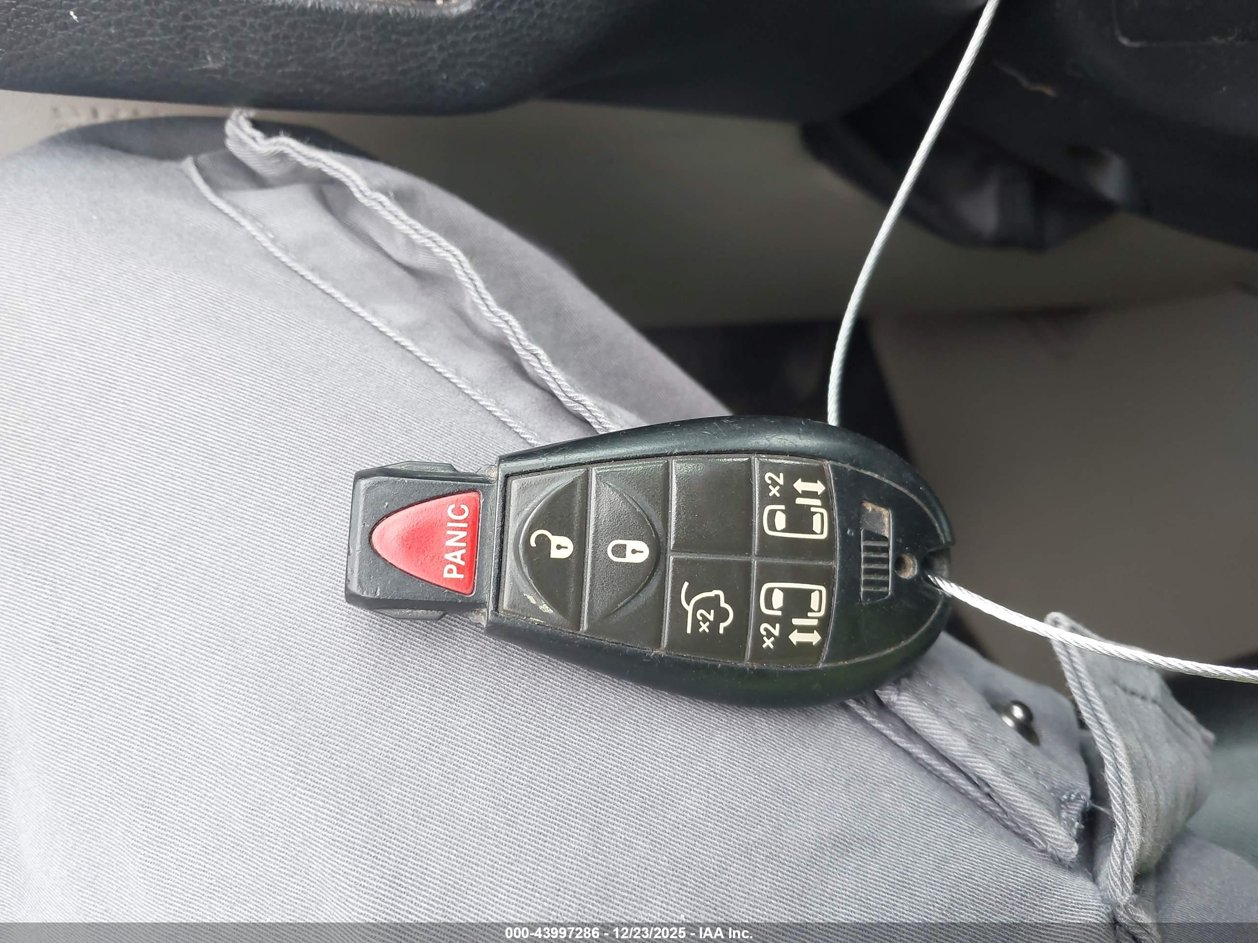CHRYSLER TOWN image 11