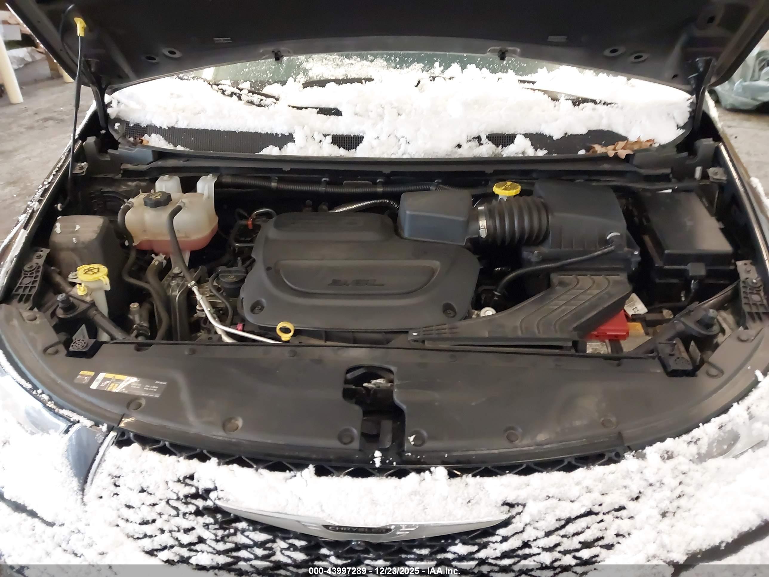 CHRYSLER PACIFICA image 10