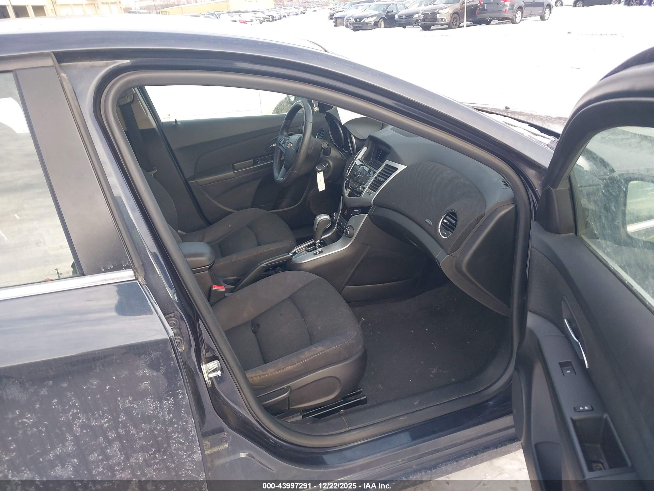 CHEVROLET CRUZE image 5