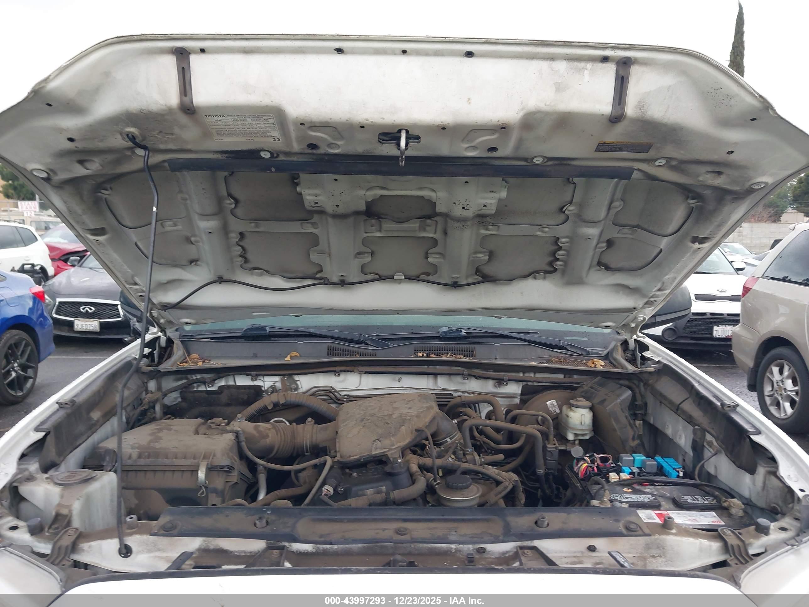 TOYOTA TACOMA image 10