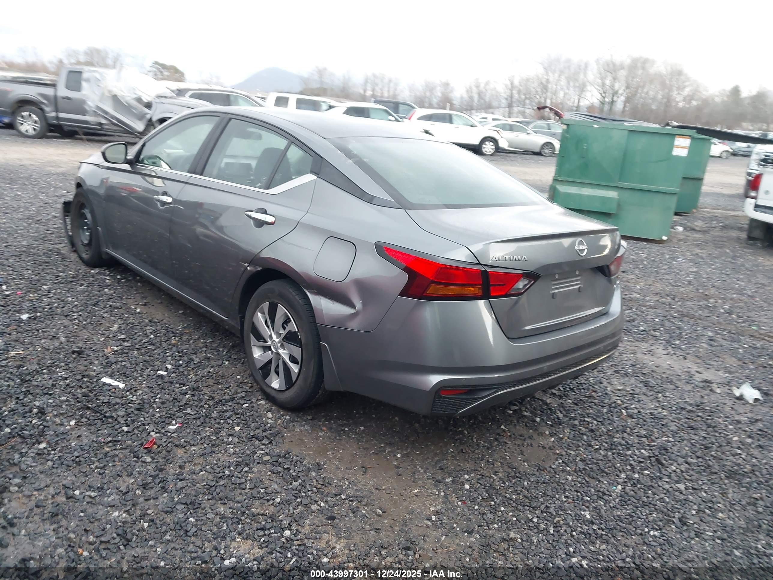 NISSAN ALTIMA image 3