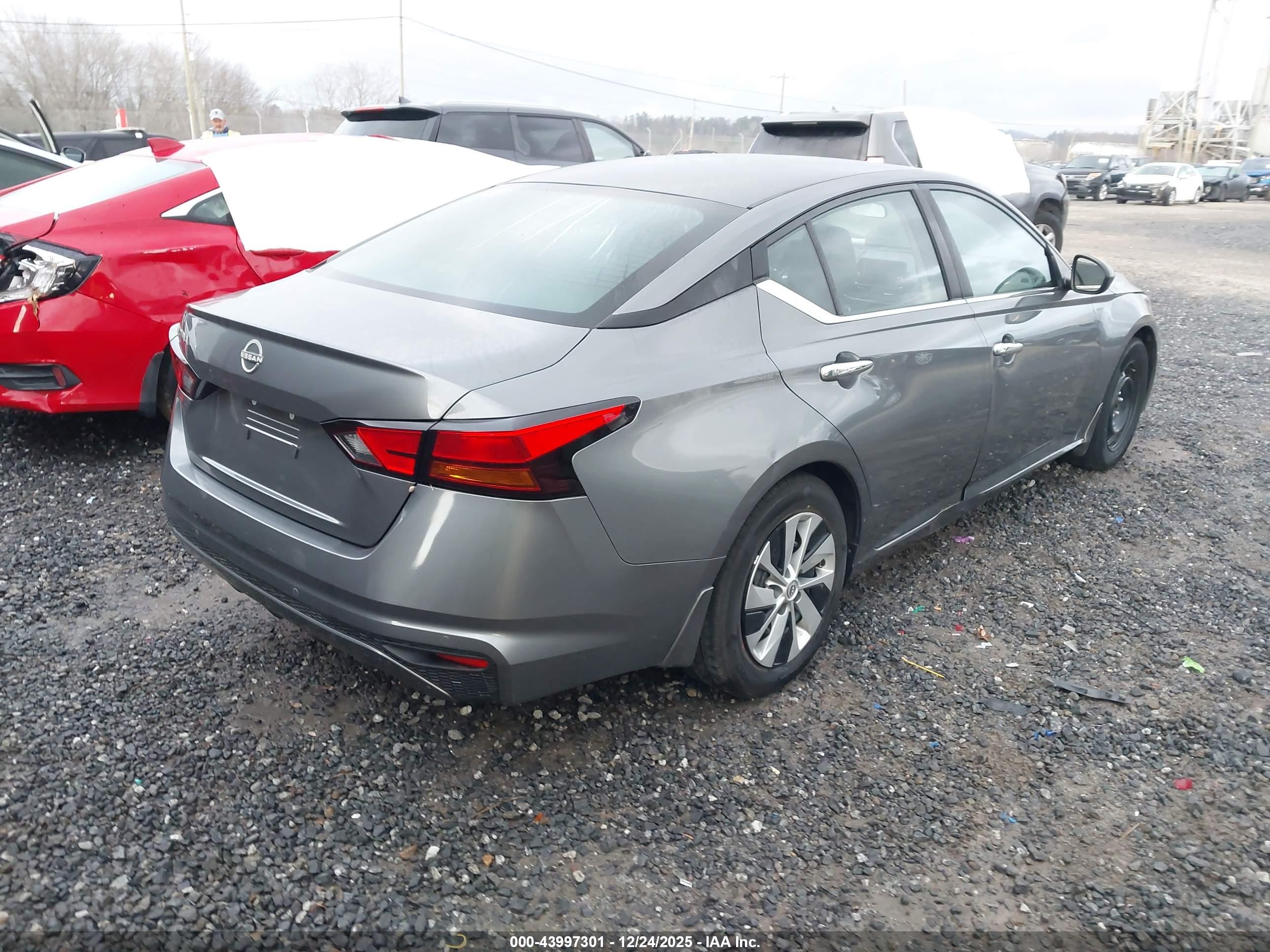 NISSAN ALTIMA image 4