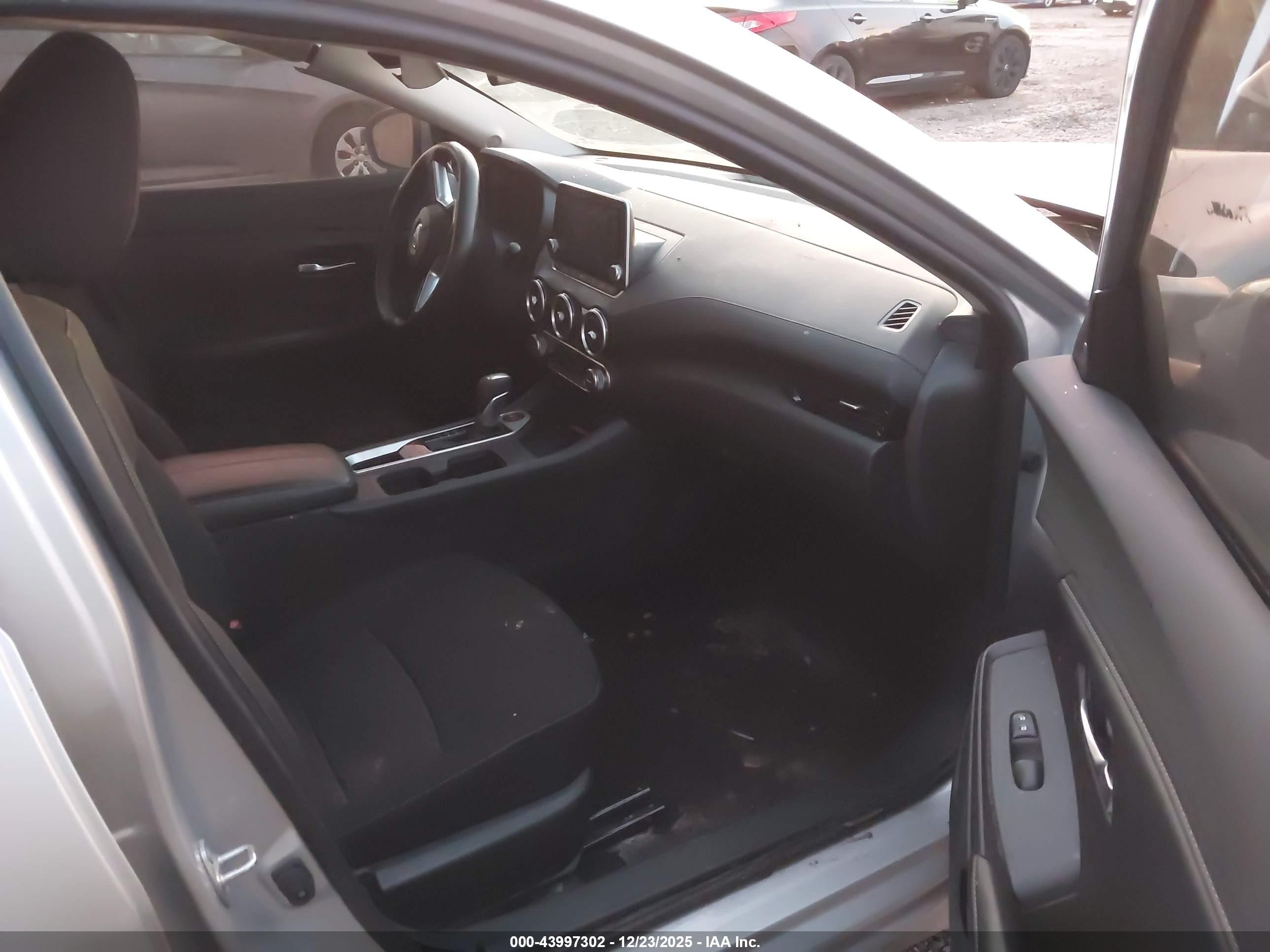NISSAN SENTRA image 5