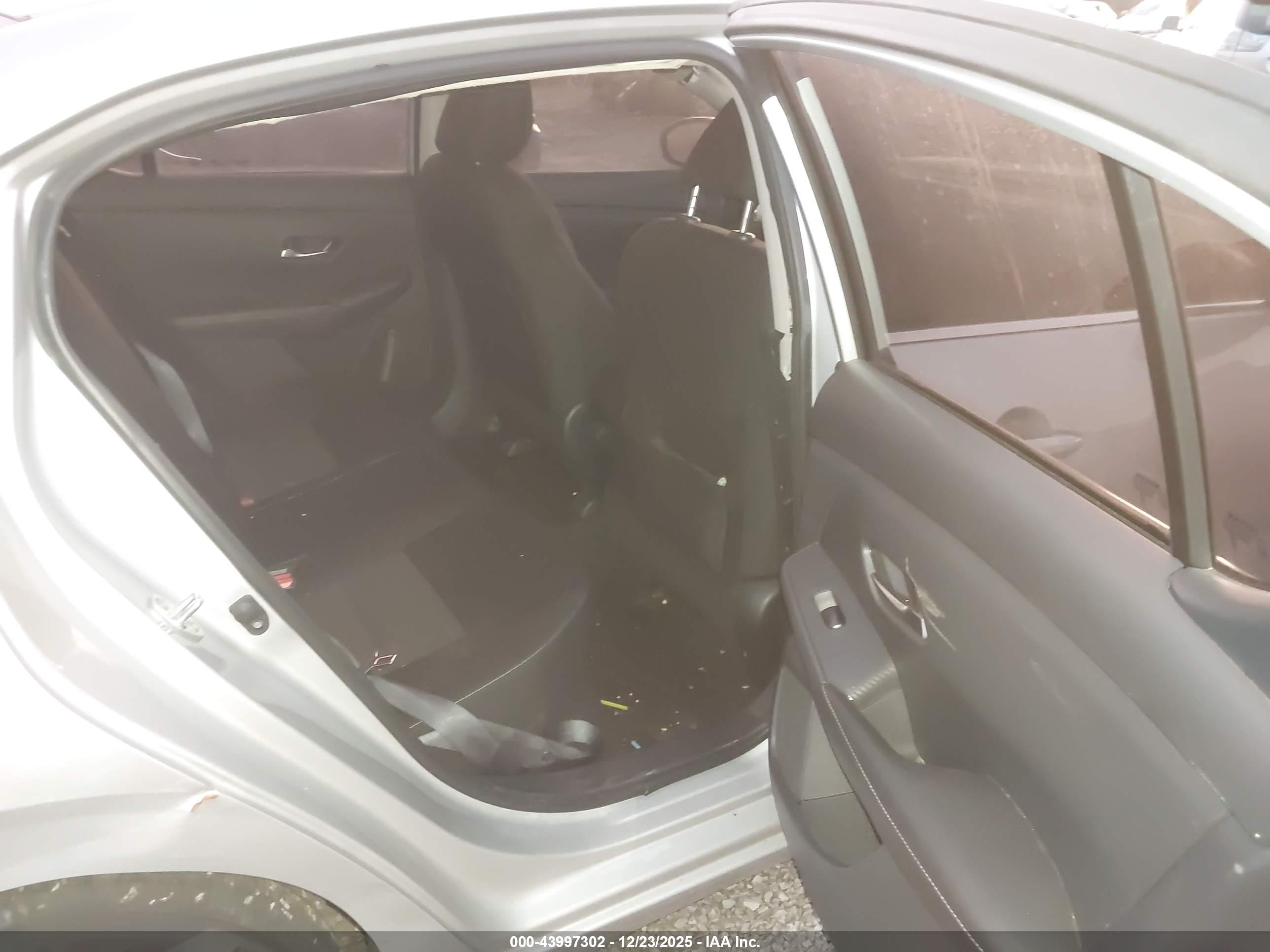 NISSAN SENTRA image 8