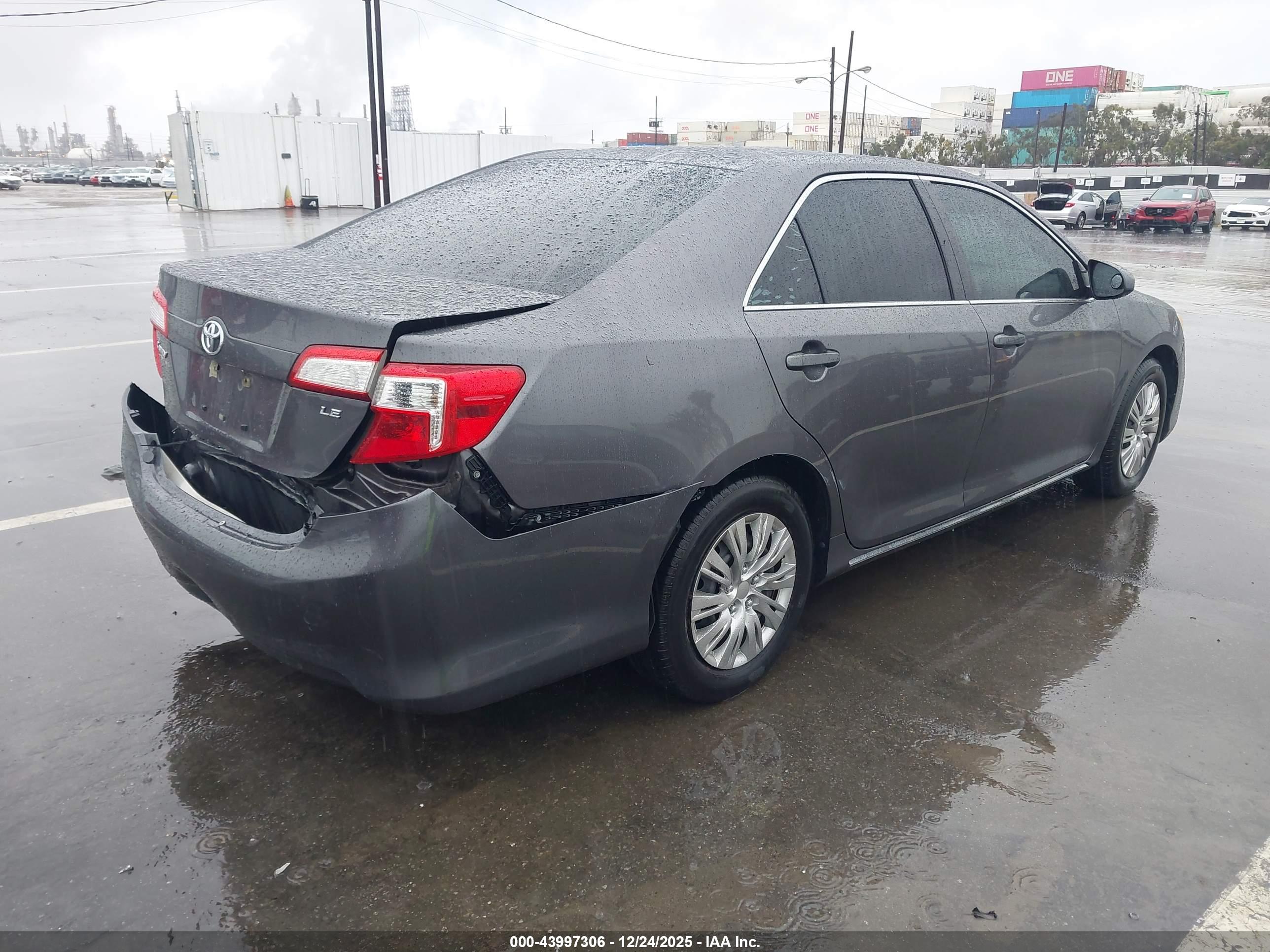 TOYOTA CAMRY image 4