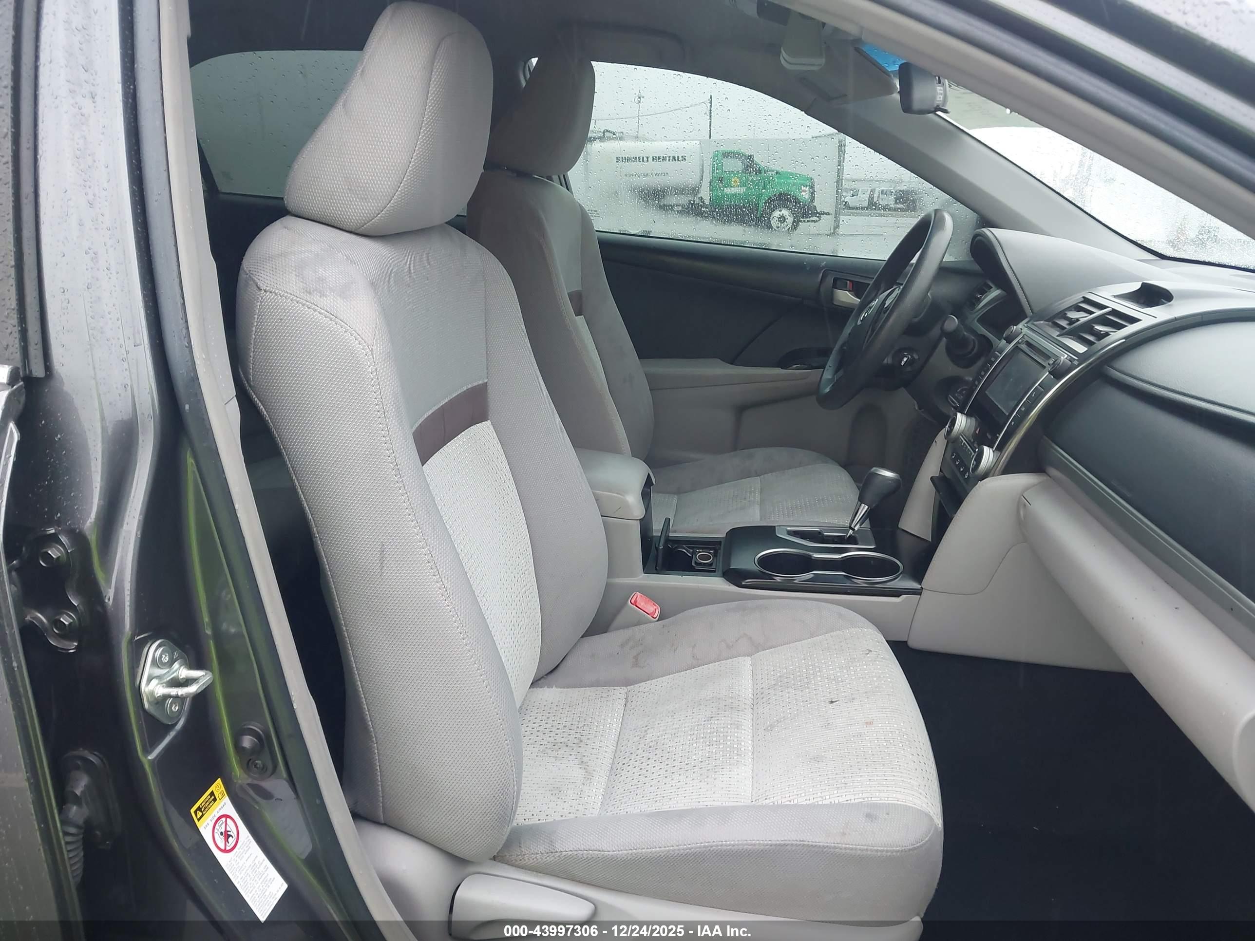 TOYOTA CAMRY image 5