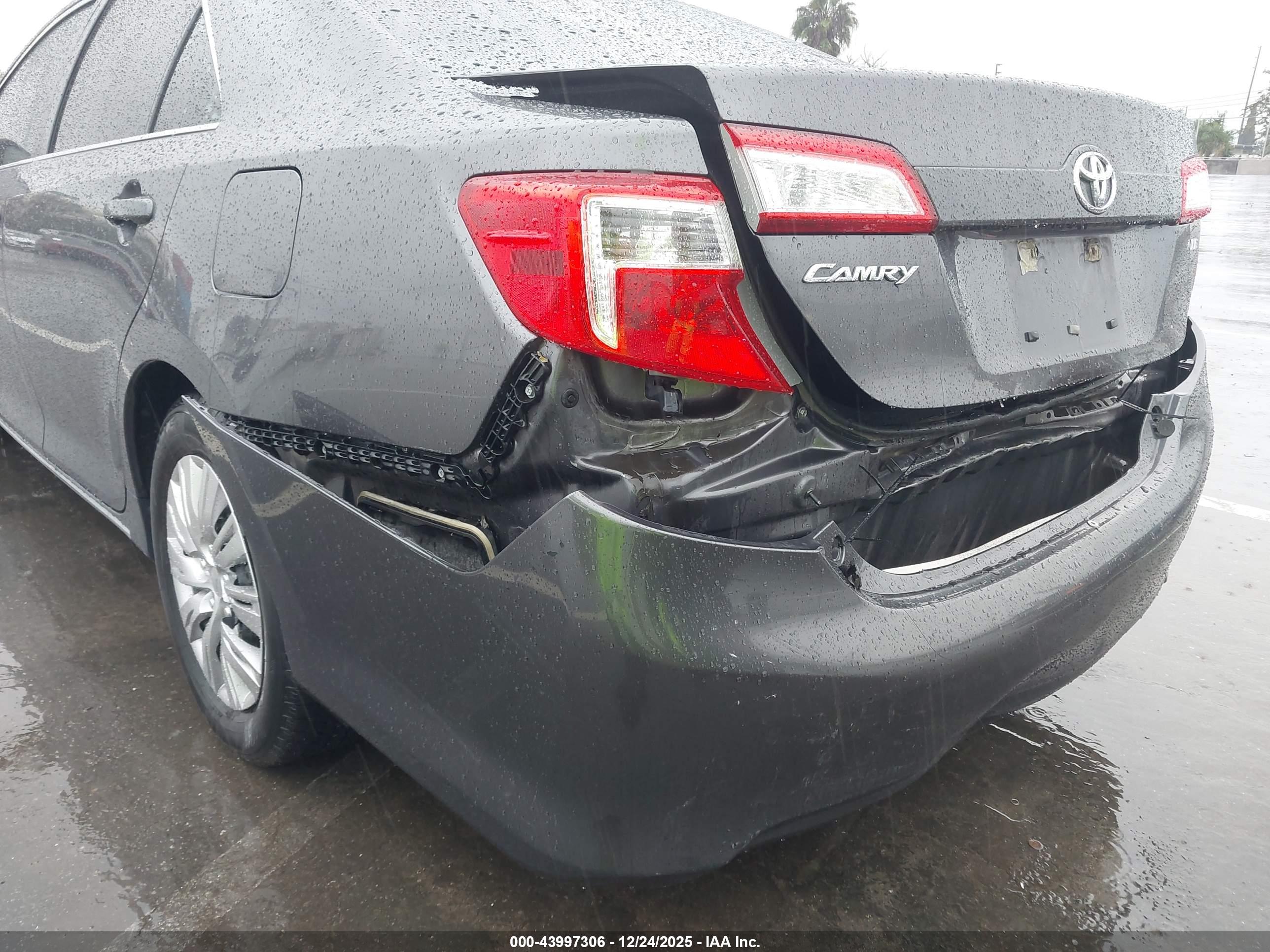 TOYOTA CAMRY image 6