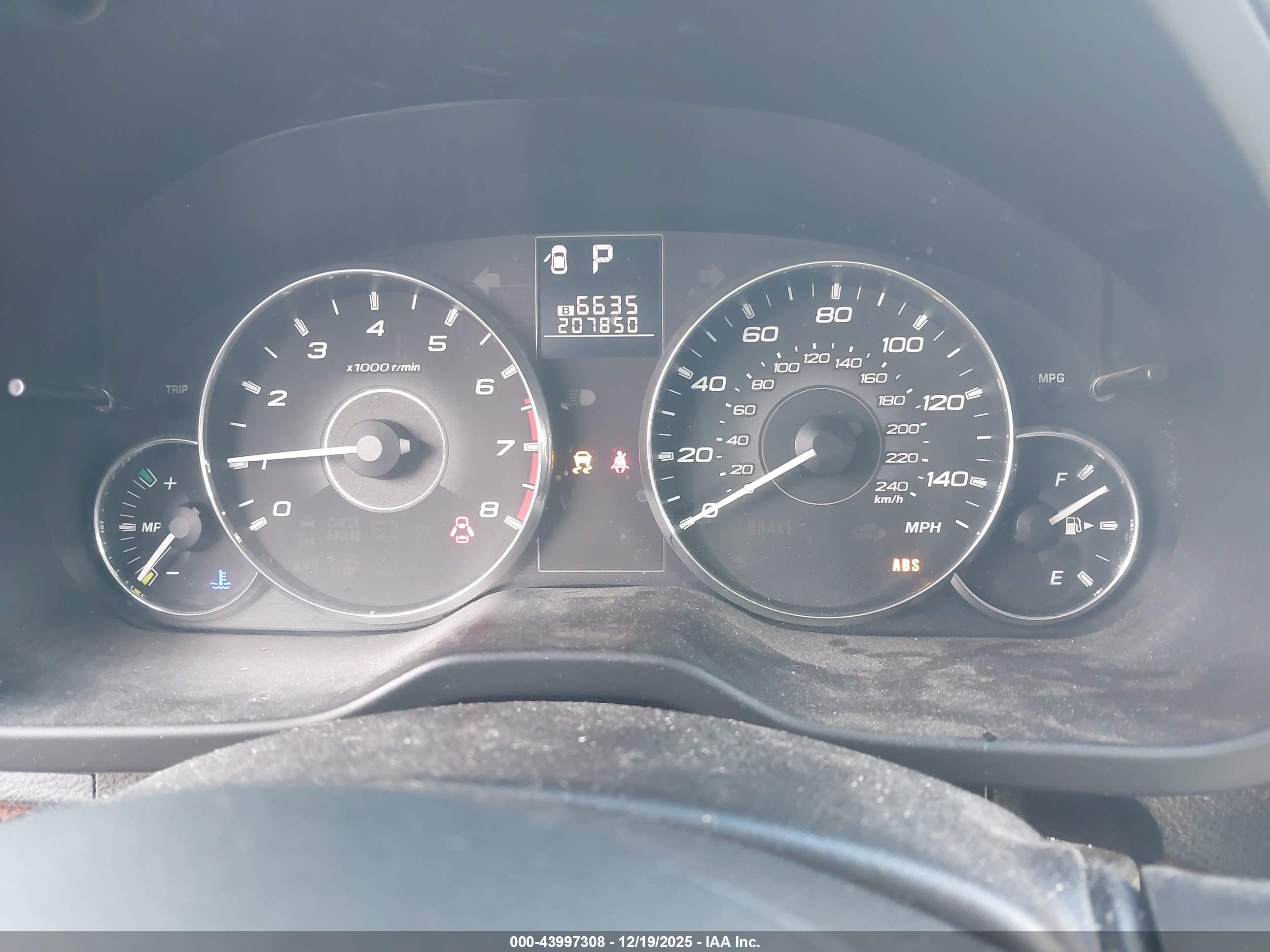 SUBARU OUTBACK image 7