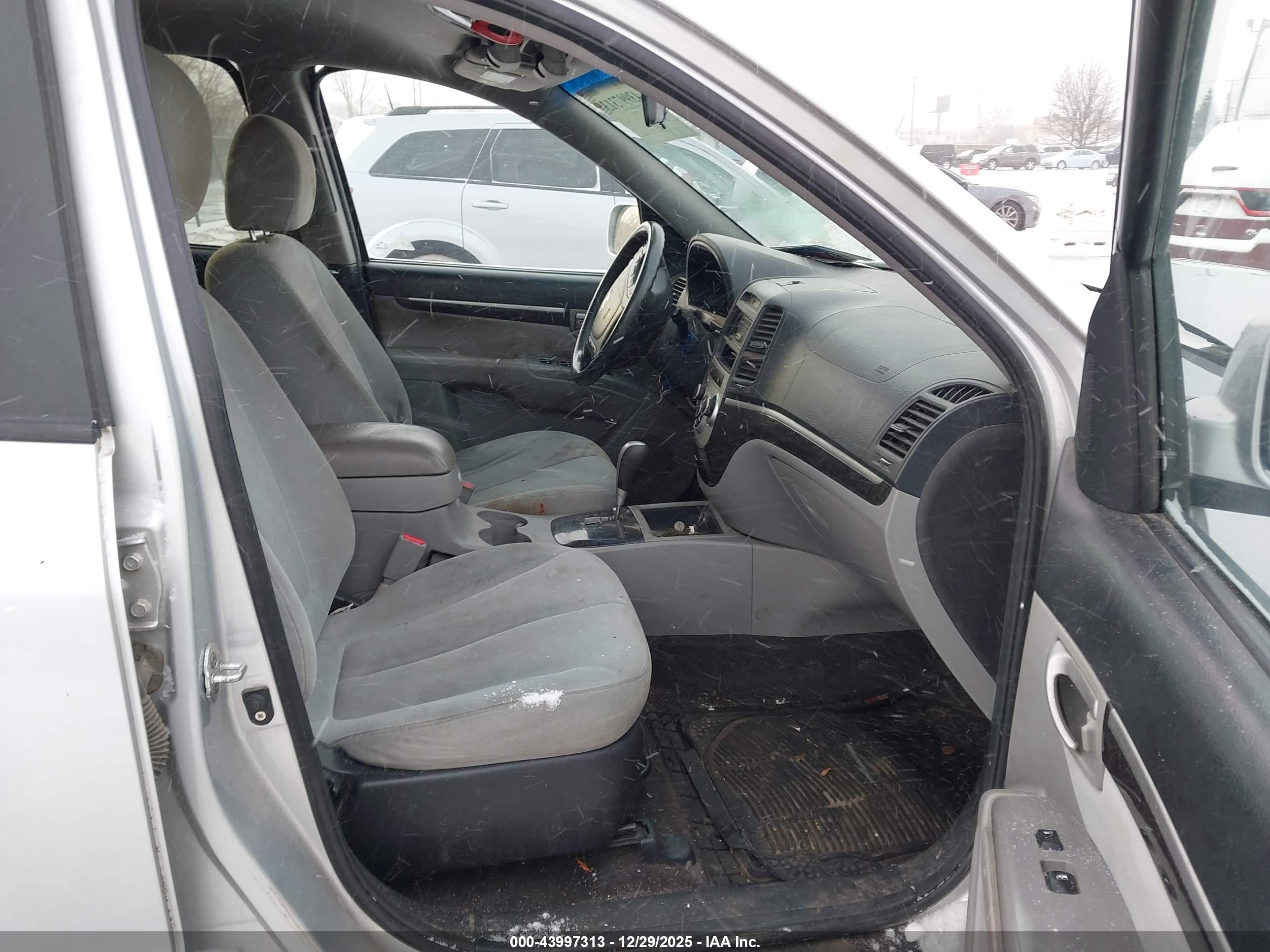 HYUNDAI SANTA image 5