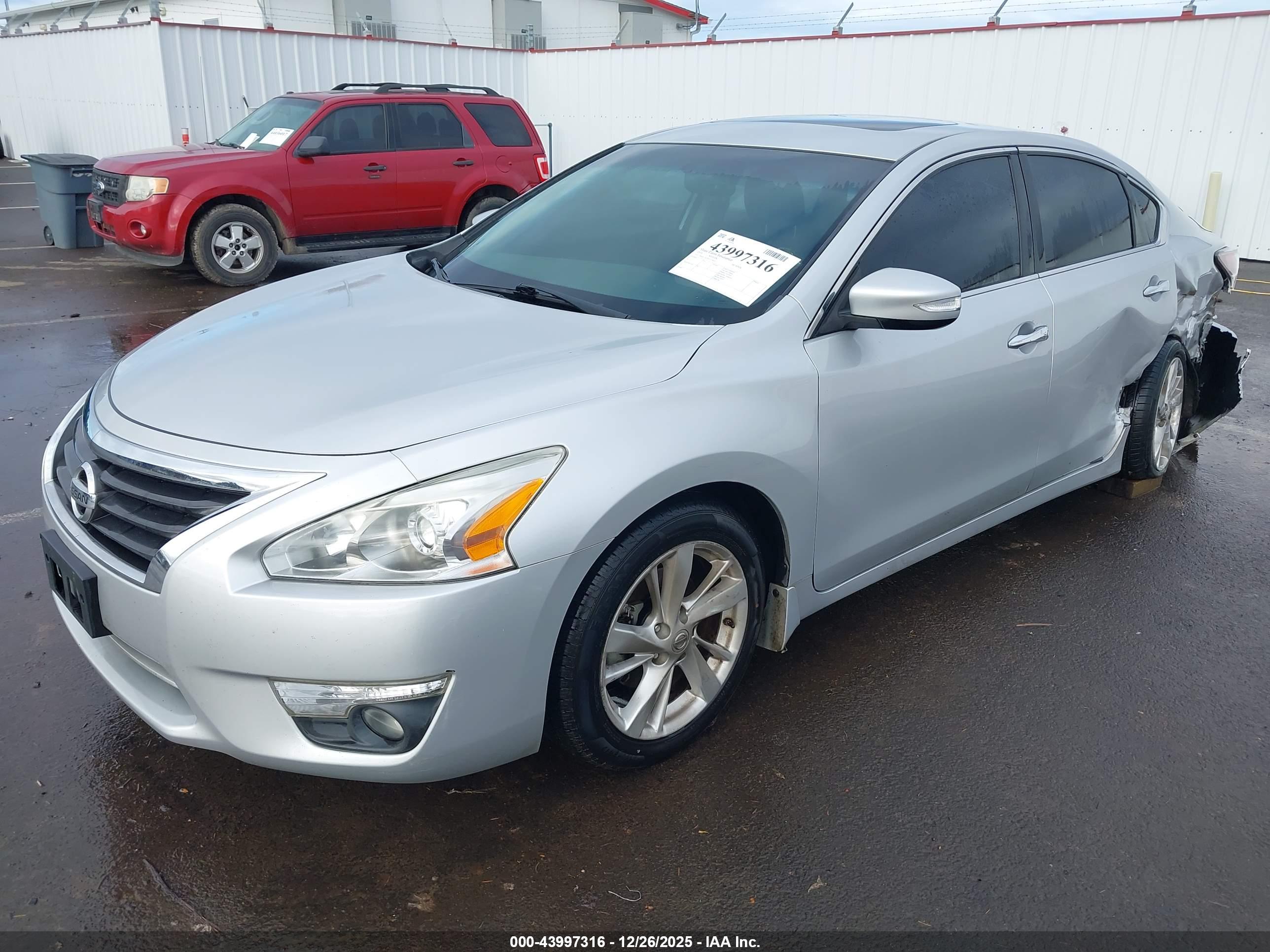 NISSAN ALTIMA image 2