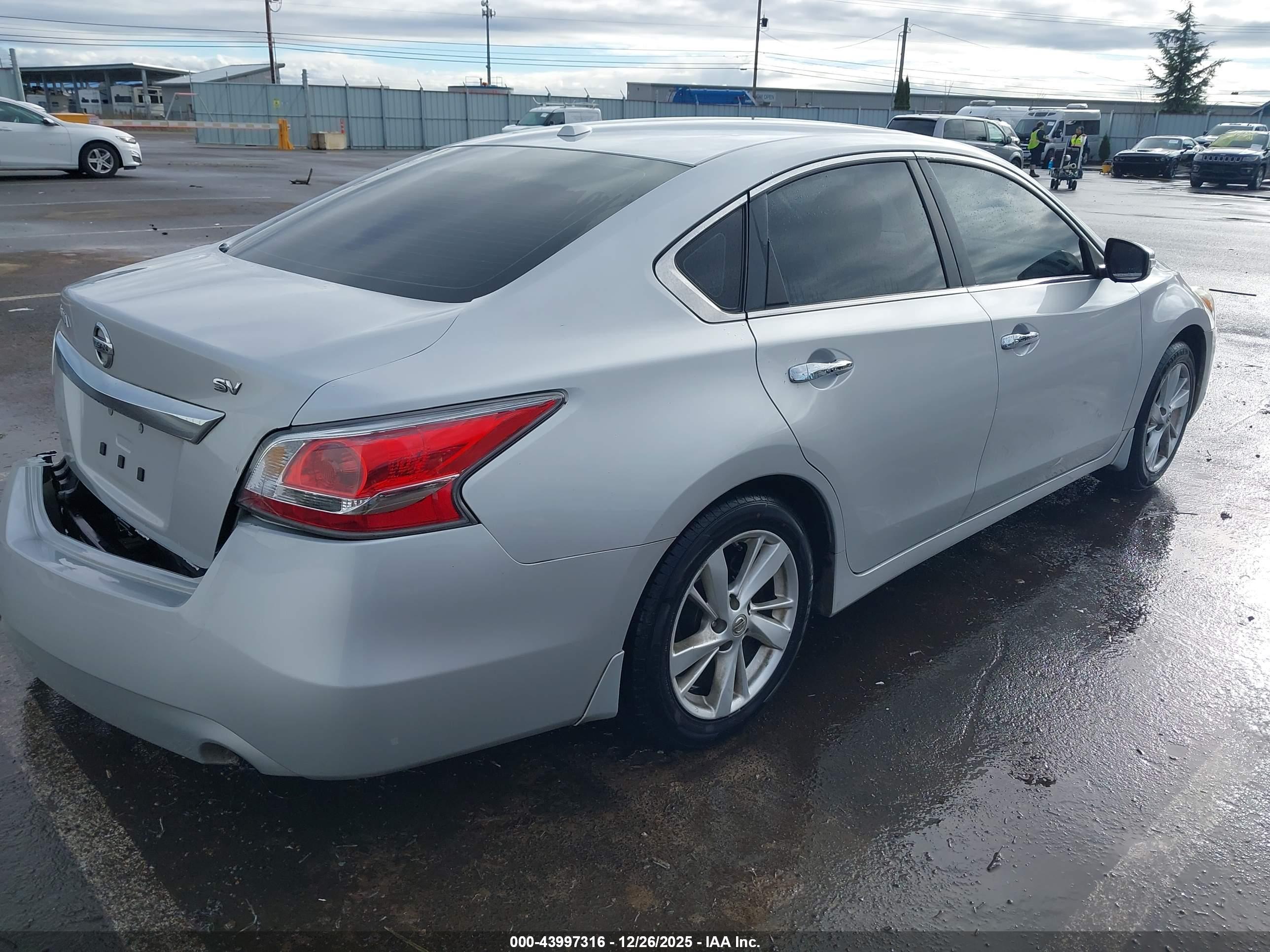 NISSAN ALTIMA image 4