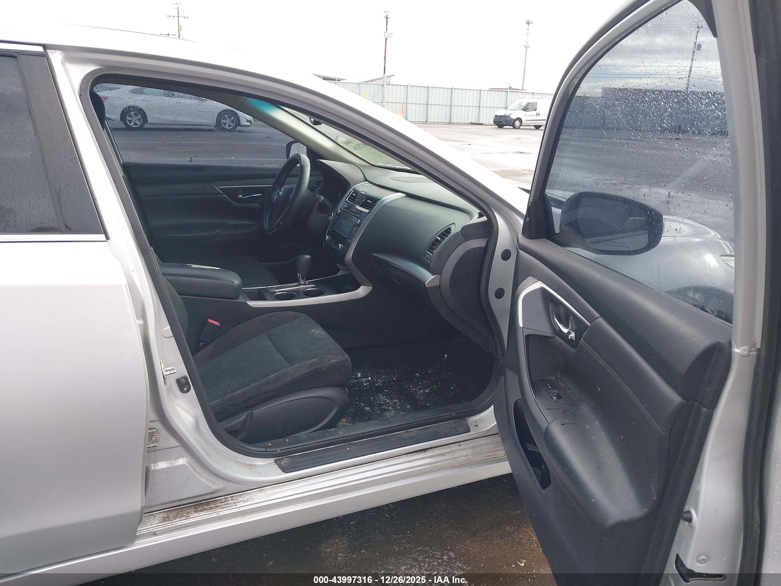 NISSAN ALTIMA image 5