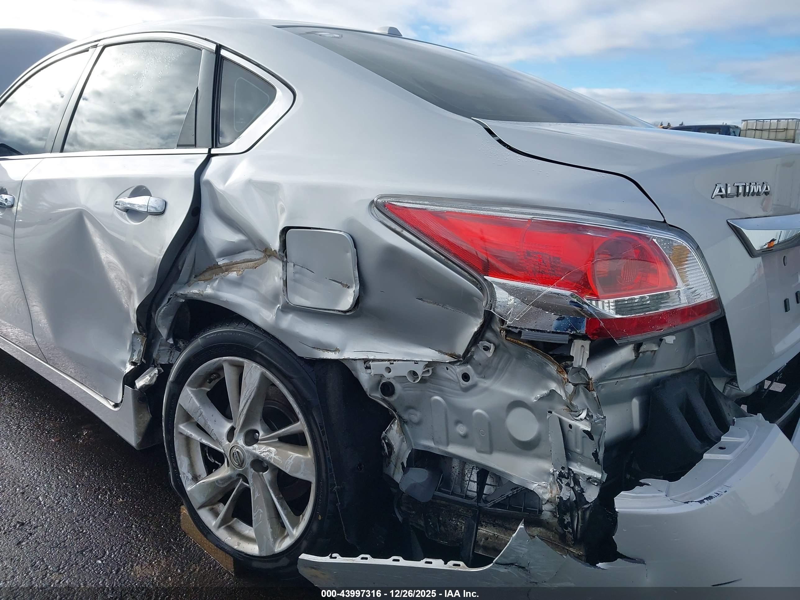 NISSAN ALTIMA image 6