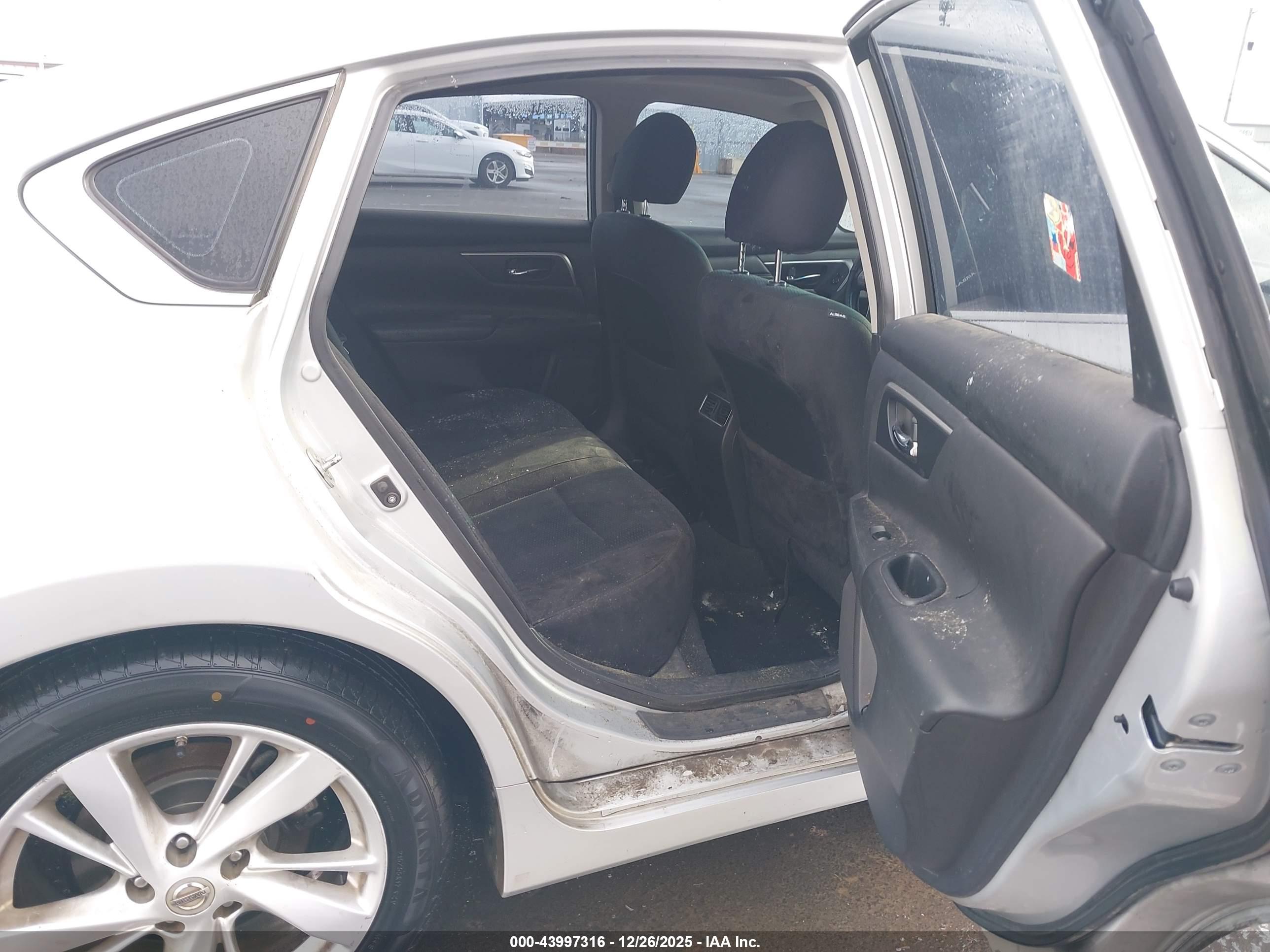 NISSAN ALTIMA image 8